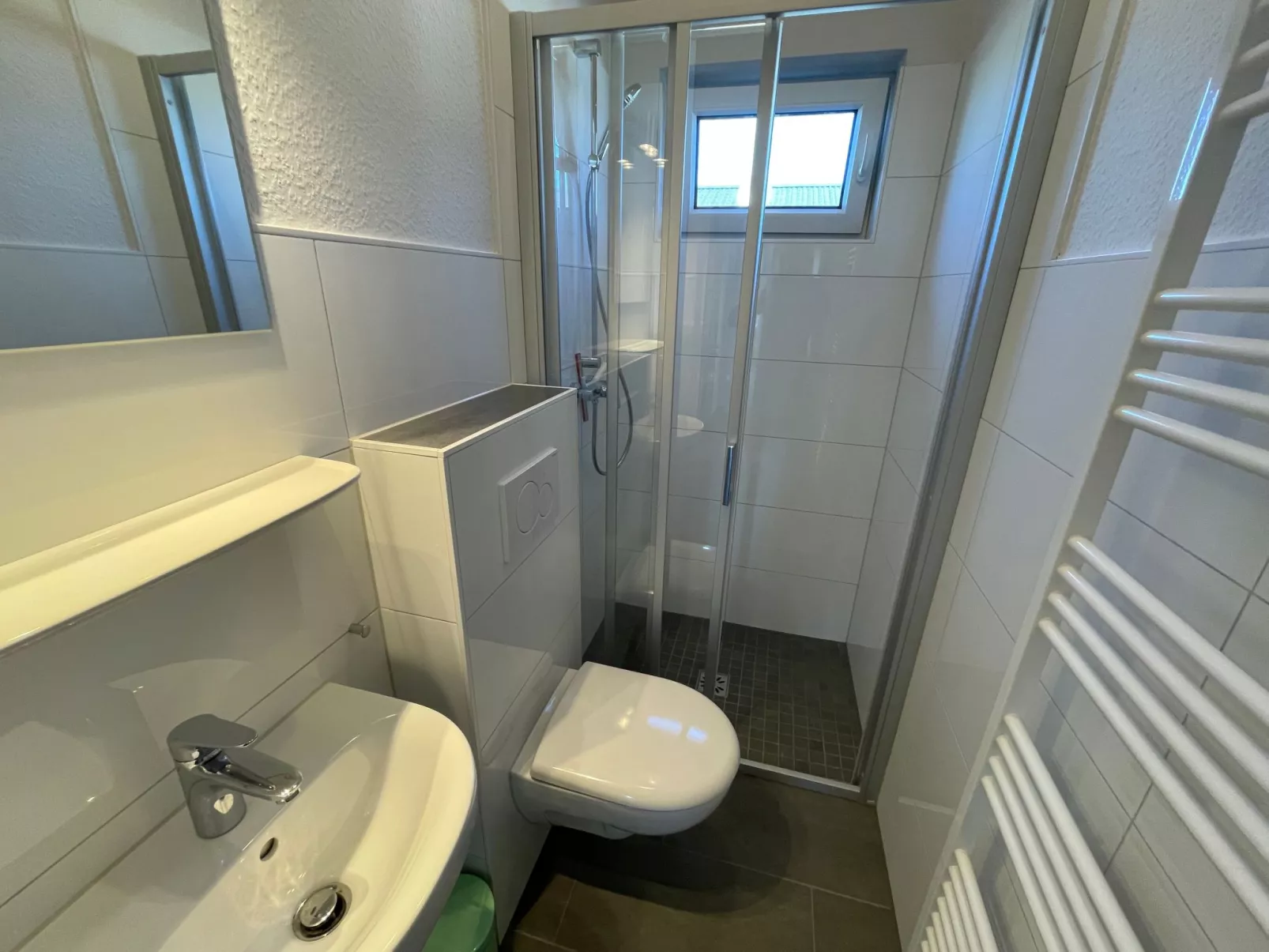 G11 Eingezäuntes Neubau-Haus in Eckwarderhörne-Binnen