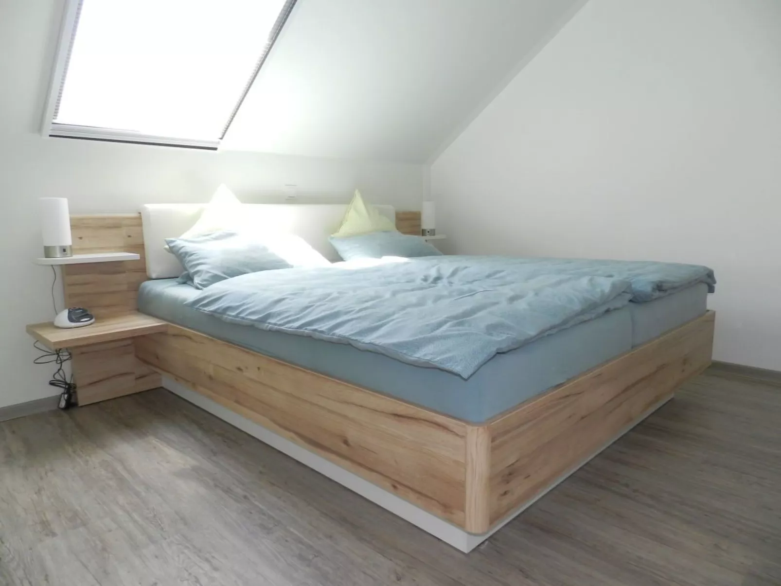 In Burhave mit Kleinem Garten-Binnen