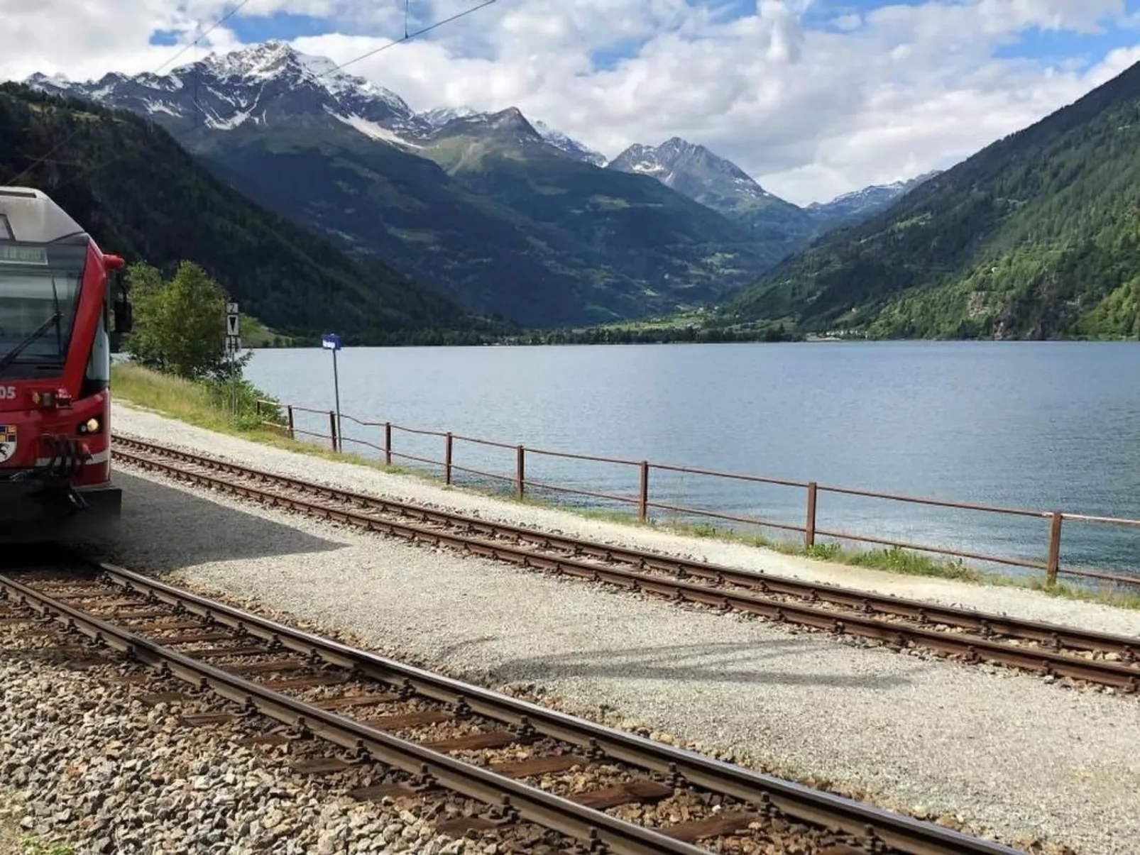 Wohnung mit Bergblick-Buiten