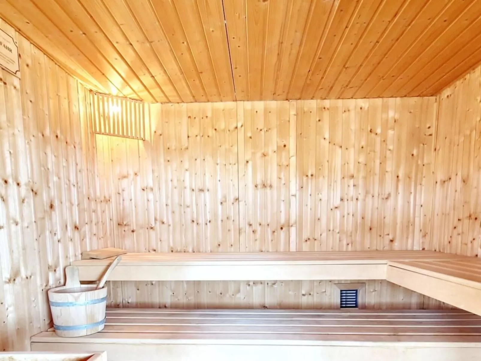 Villa Ivy mit perfekter Privatsphäre, Pool, Sauna - Binnen