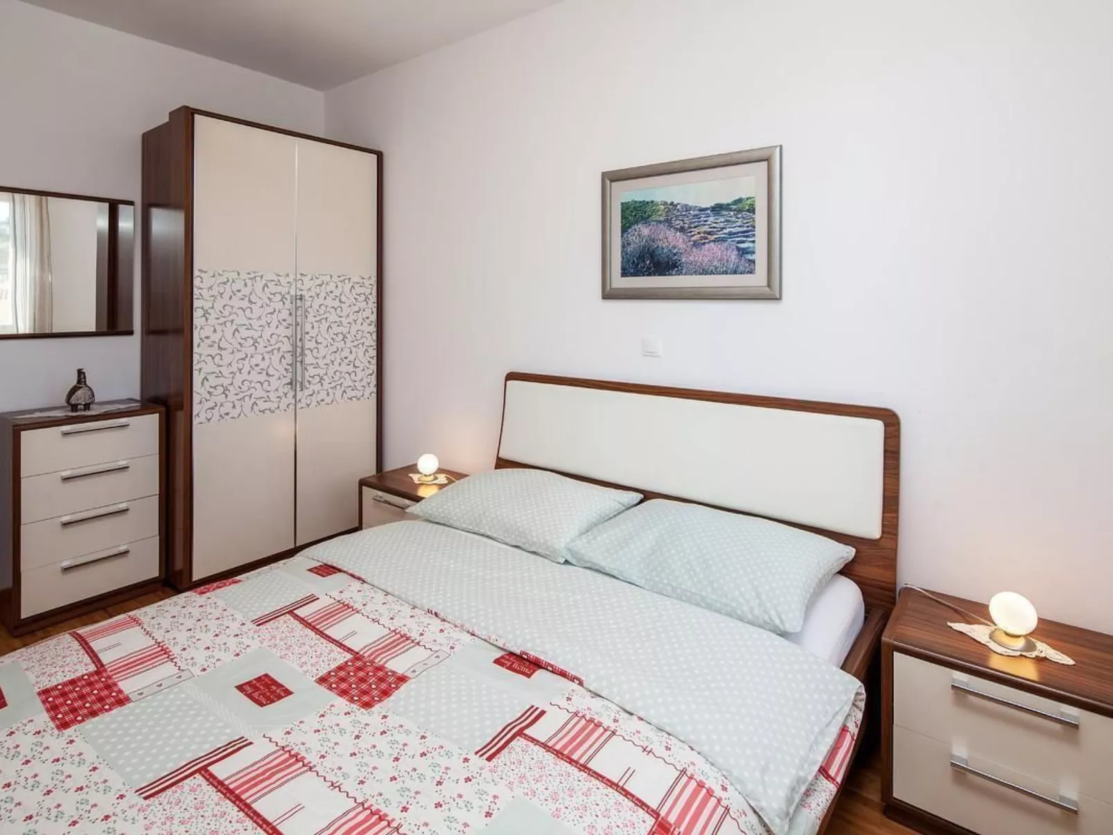 Luxuriöses Ferienhaus mit Pool direkt am Meer-Binnen