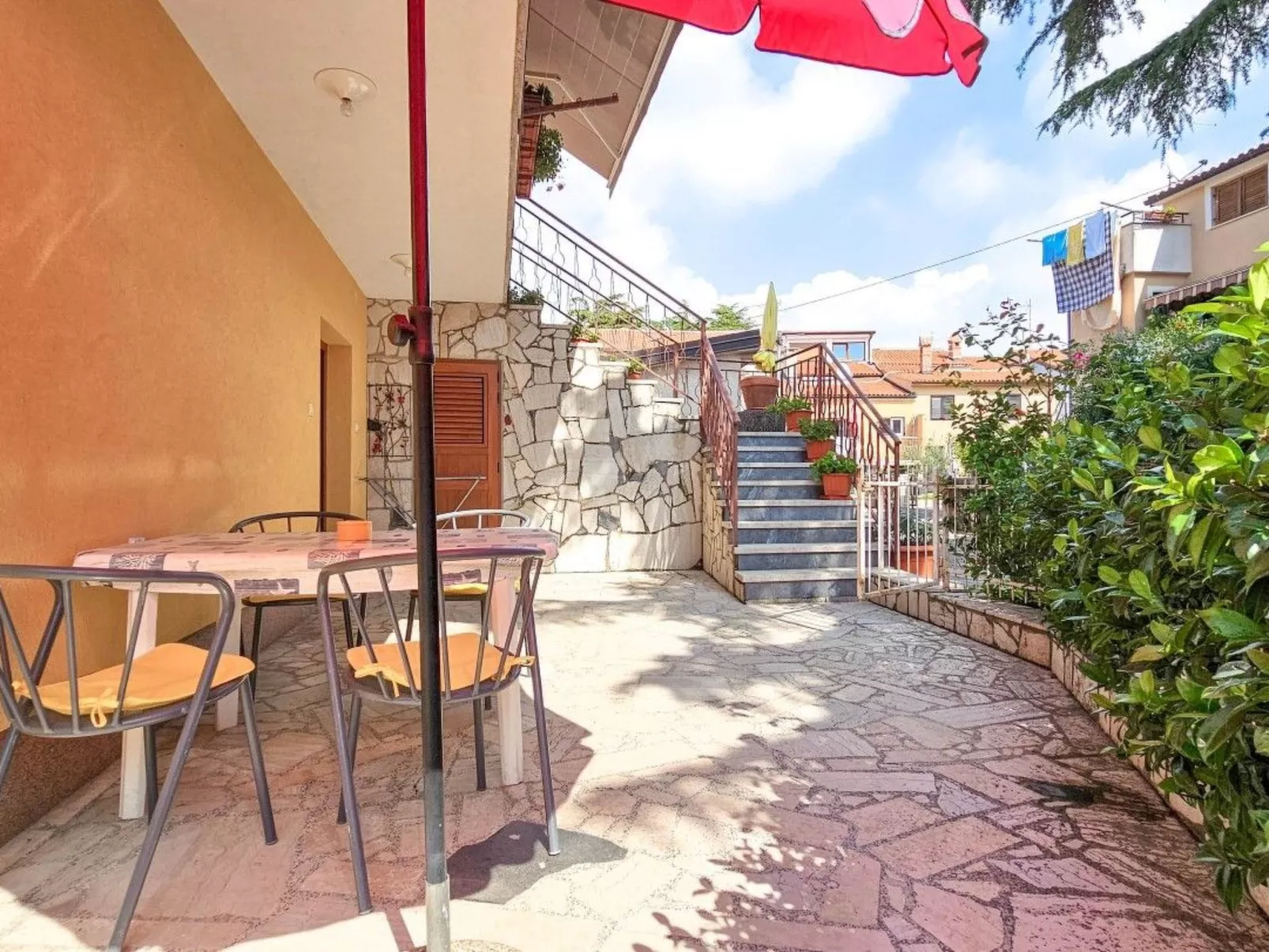 Wohnung in der Altstadt mit Terrasse und Parkplatz