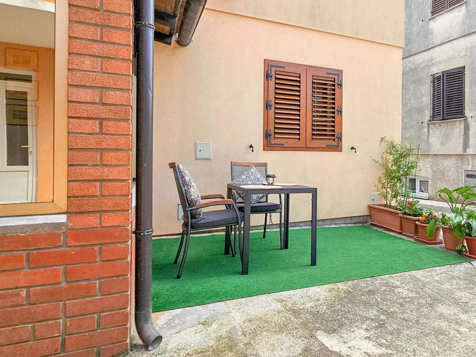 Für 2 Personen ca. 30 m&sup2; in Karigador, Istrien (Umag und Umgebung)-Buiten