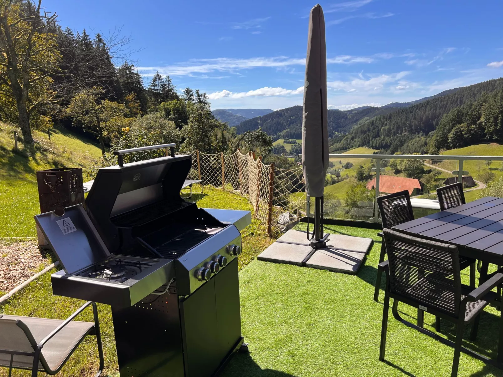Haus mit Whirlpool, Sauna und Schwarzwaldblick-Buiten