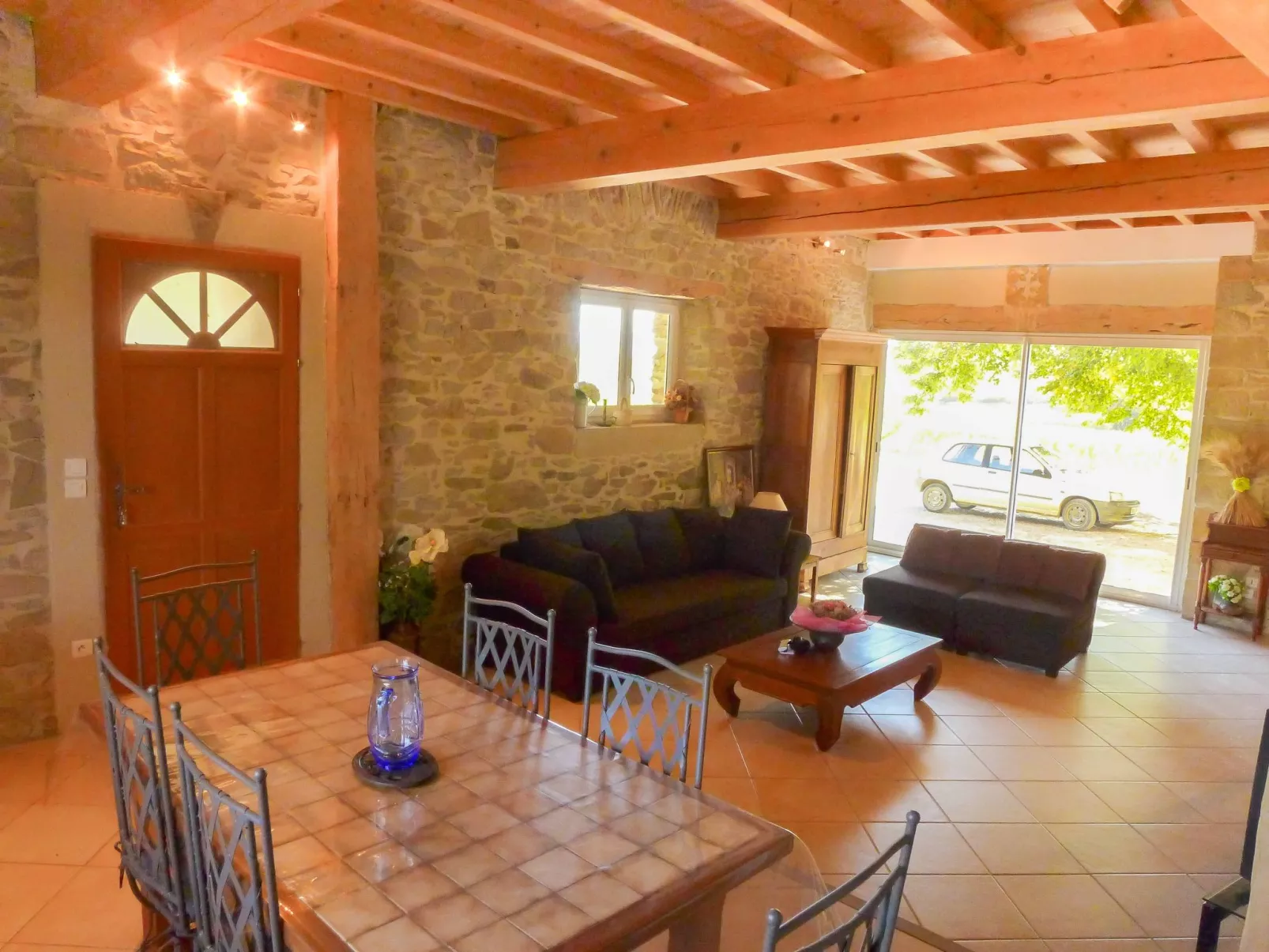 Mit eigenem Pool-Binnen