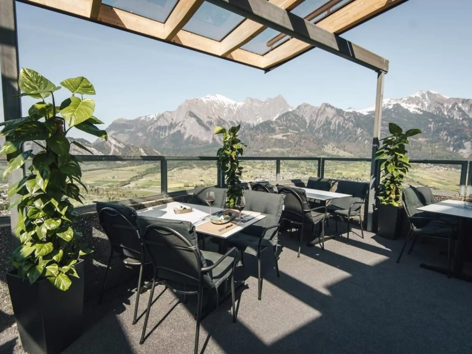 Ganzes Schloss Hotel Wartenstein inkl. Restaurant-Image-tags.info