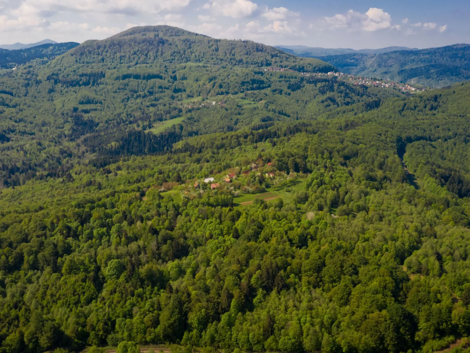 Haus in Sleme Skradsko mit Whirlpool und Parkplatz-Buiten