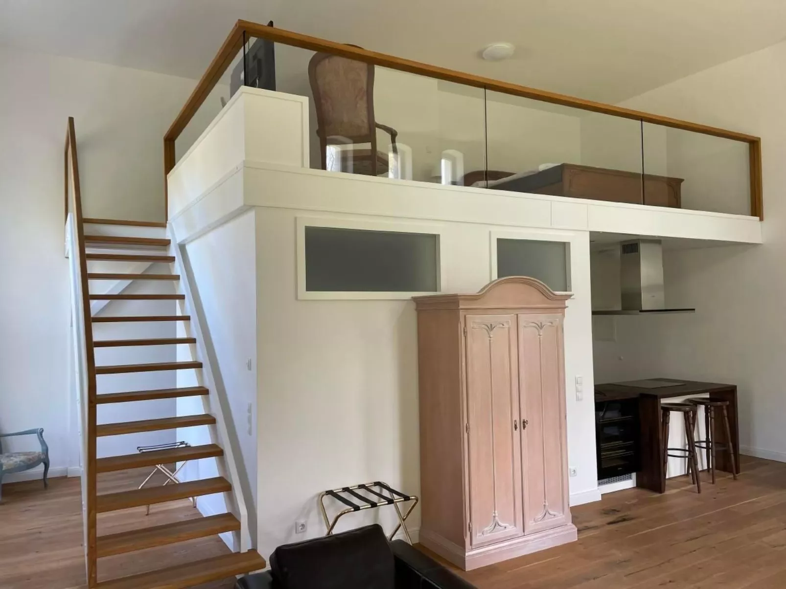 Weisses Traumschloss an der Ostsee-Binnen