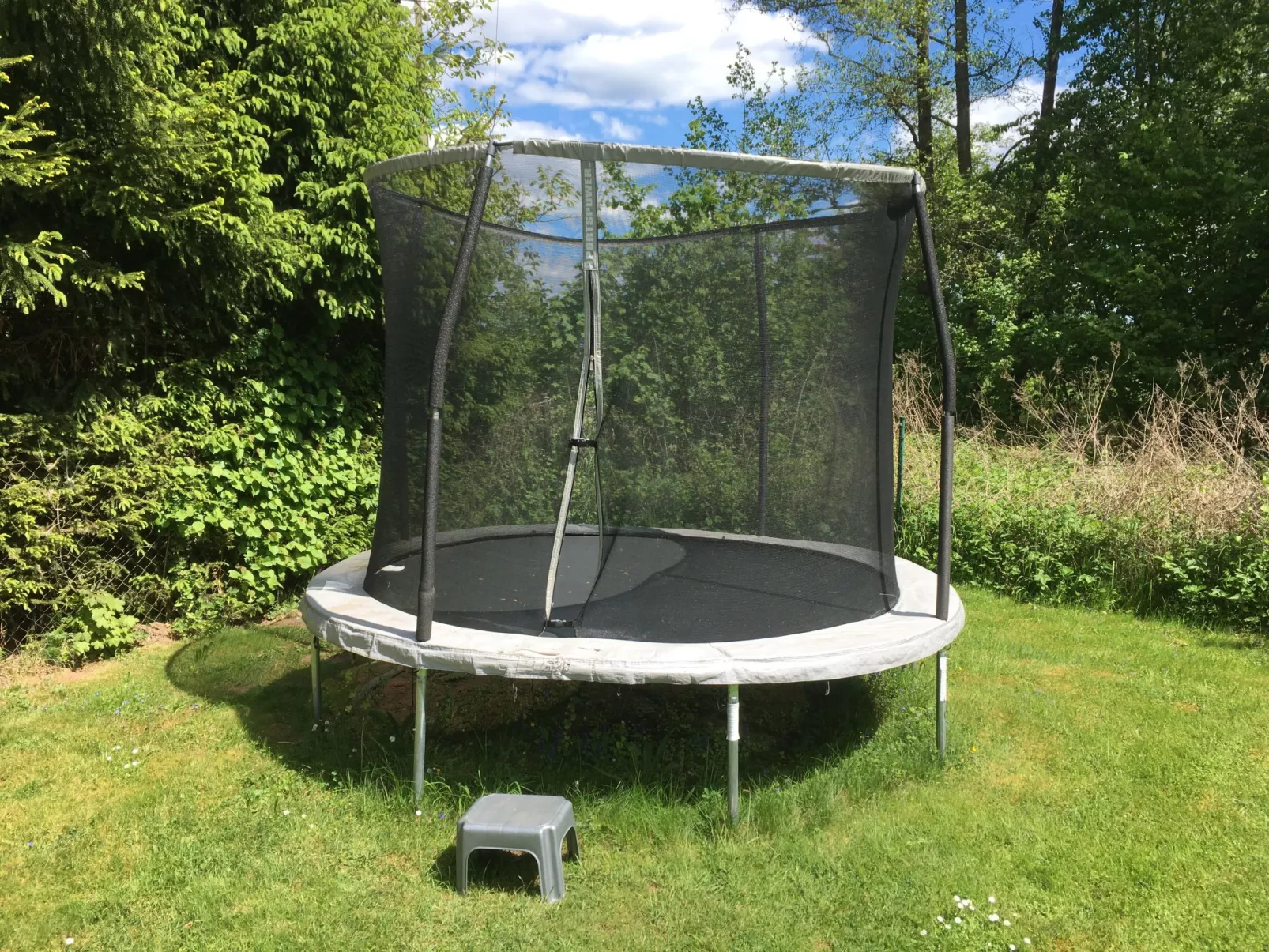 Haus im Grünen-Buiten