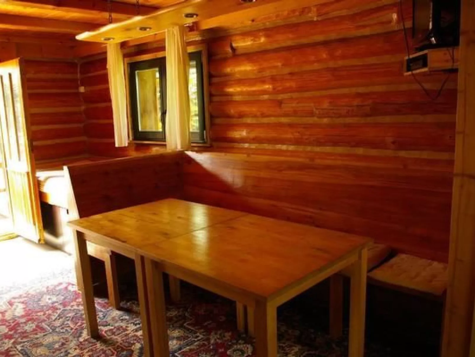 Blockhaus in Gajówka mit Kaminofen-Binnen