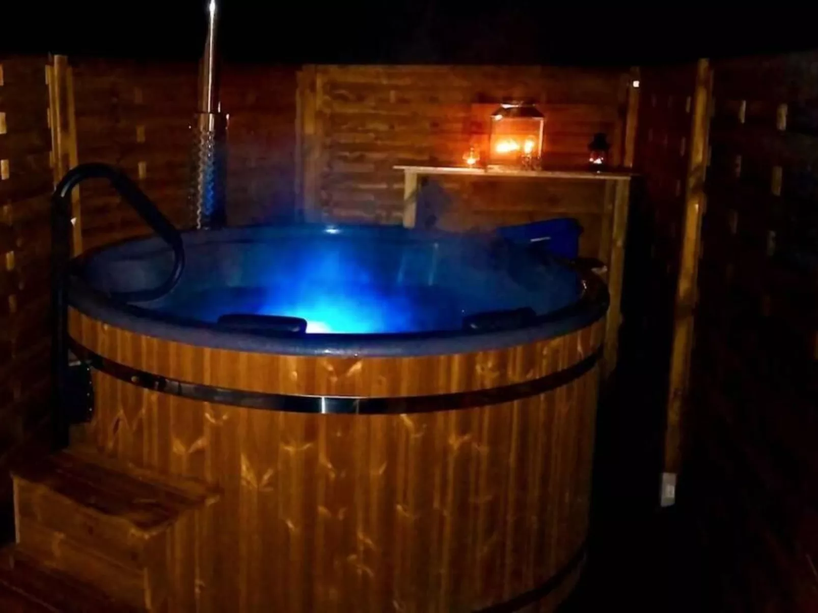 Moderne Ferienwohnung mit Hot Tub und Fasssauna-Image-tags.info