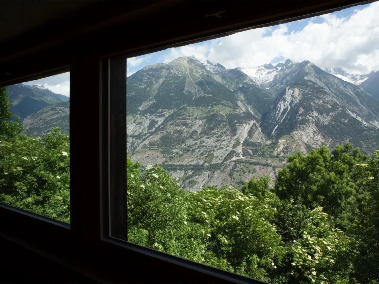 Modernes Bijou in 400-jährigem Haus-Buiten