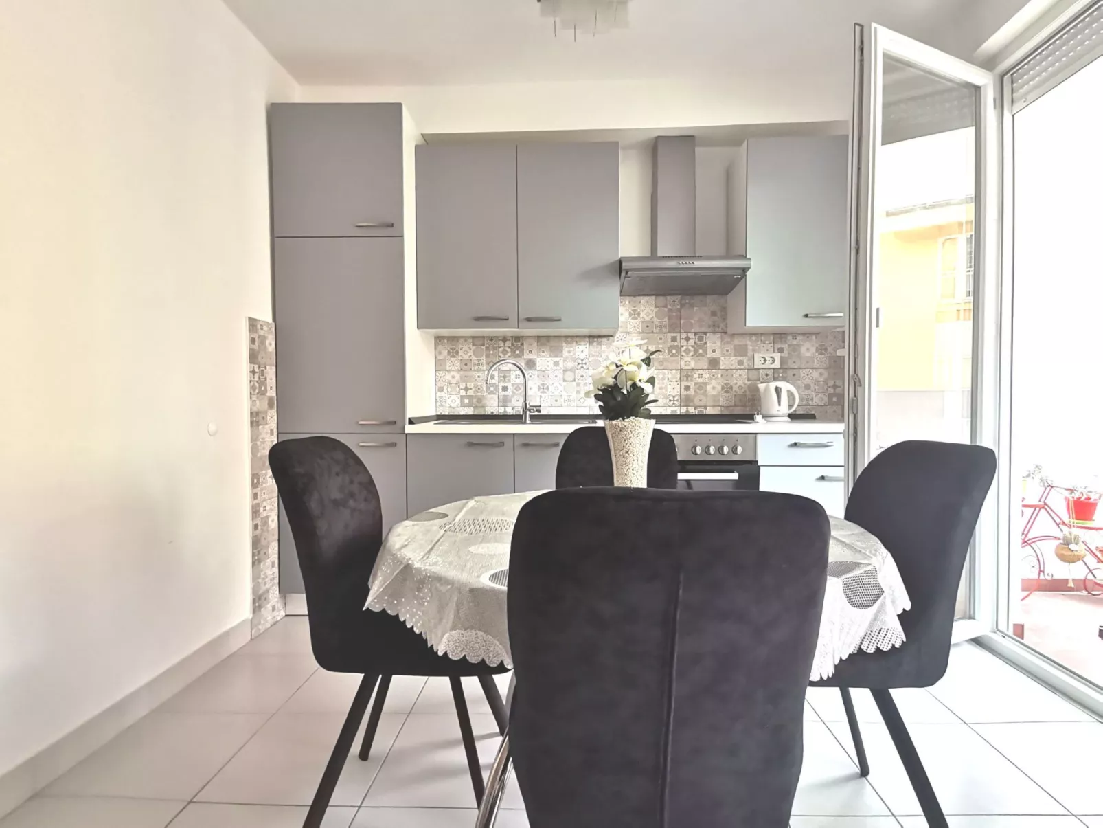 Wohnung mit Terrasse-Binnen