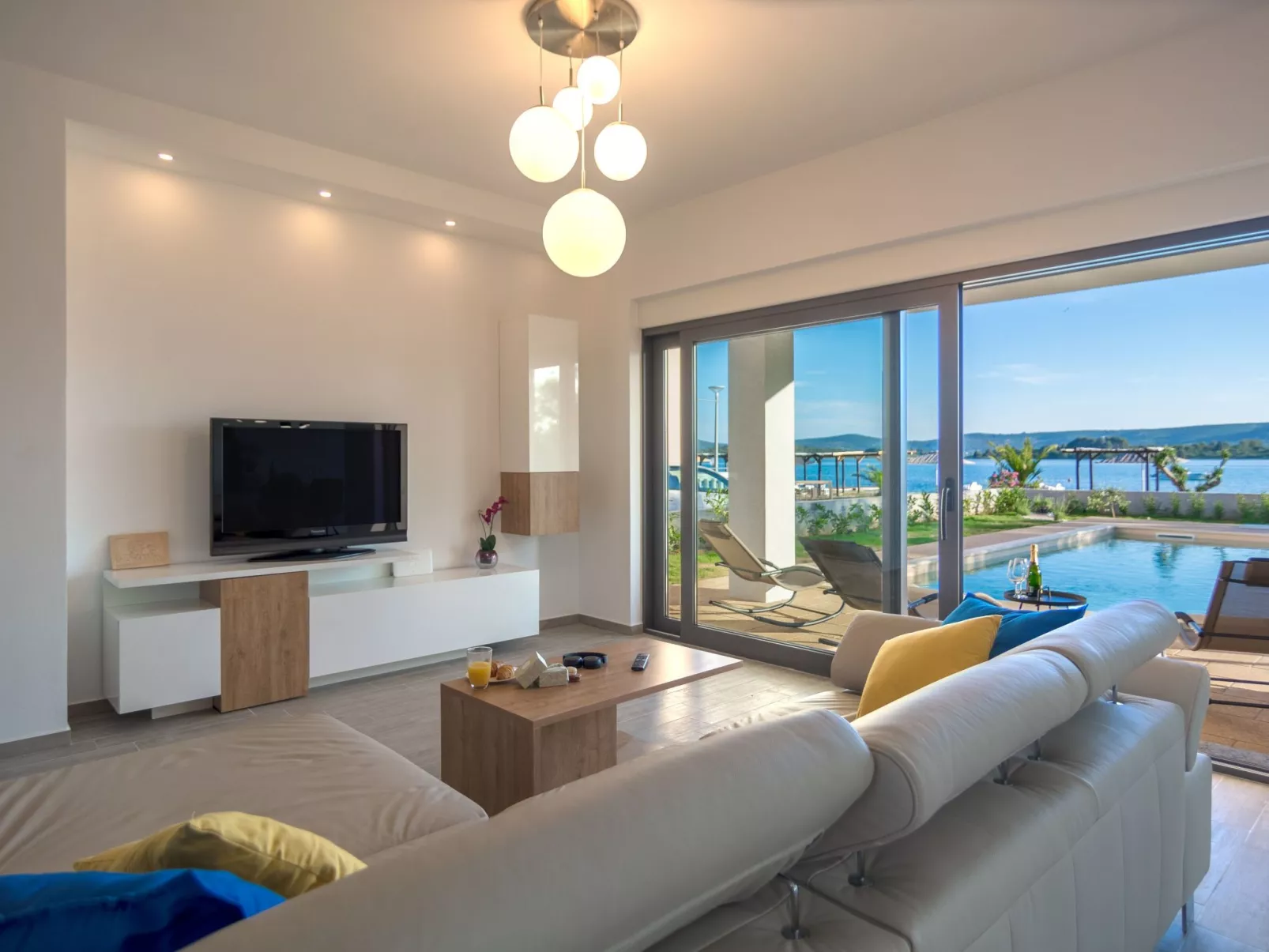 Villa "Lu-Ma" mit Blick auf das Wasser-Binnen