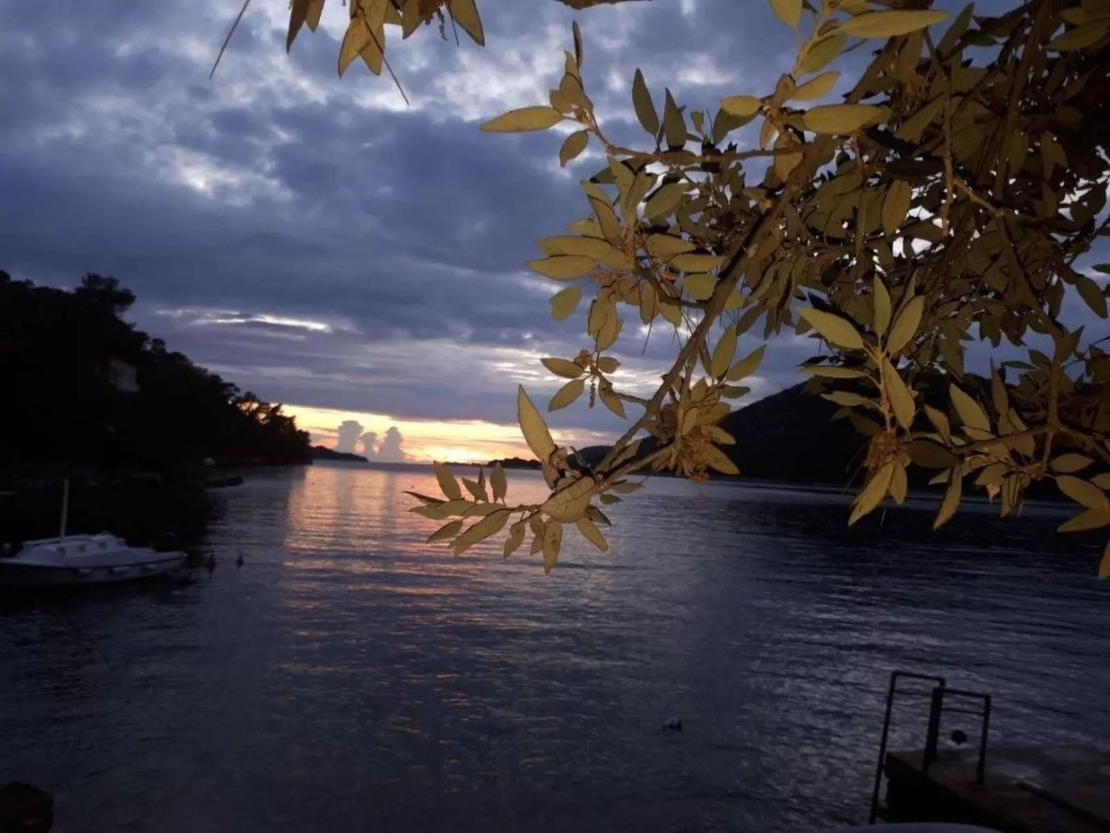 "Peaceful Paradise"-Image-tags.info