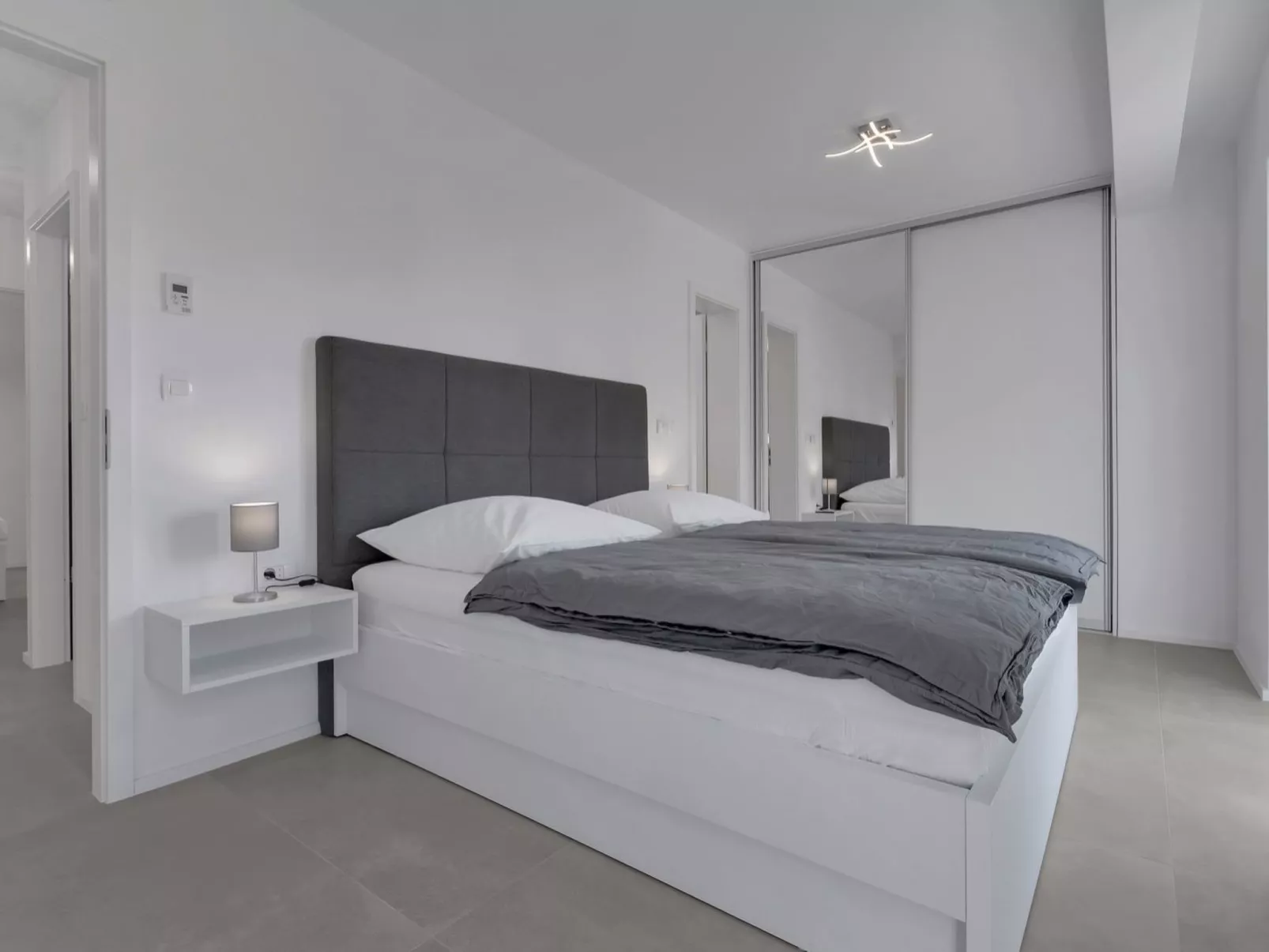 Apartman DeLux with private pool-Binnen