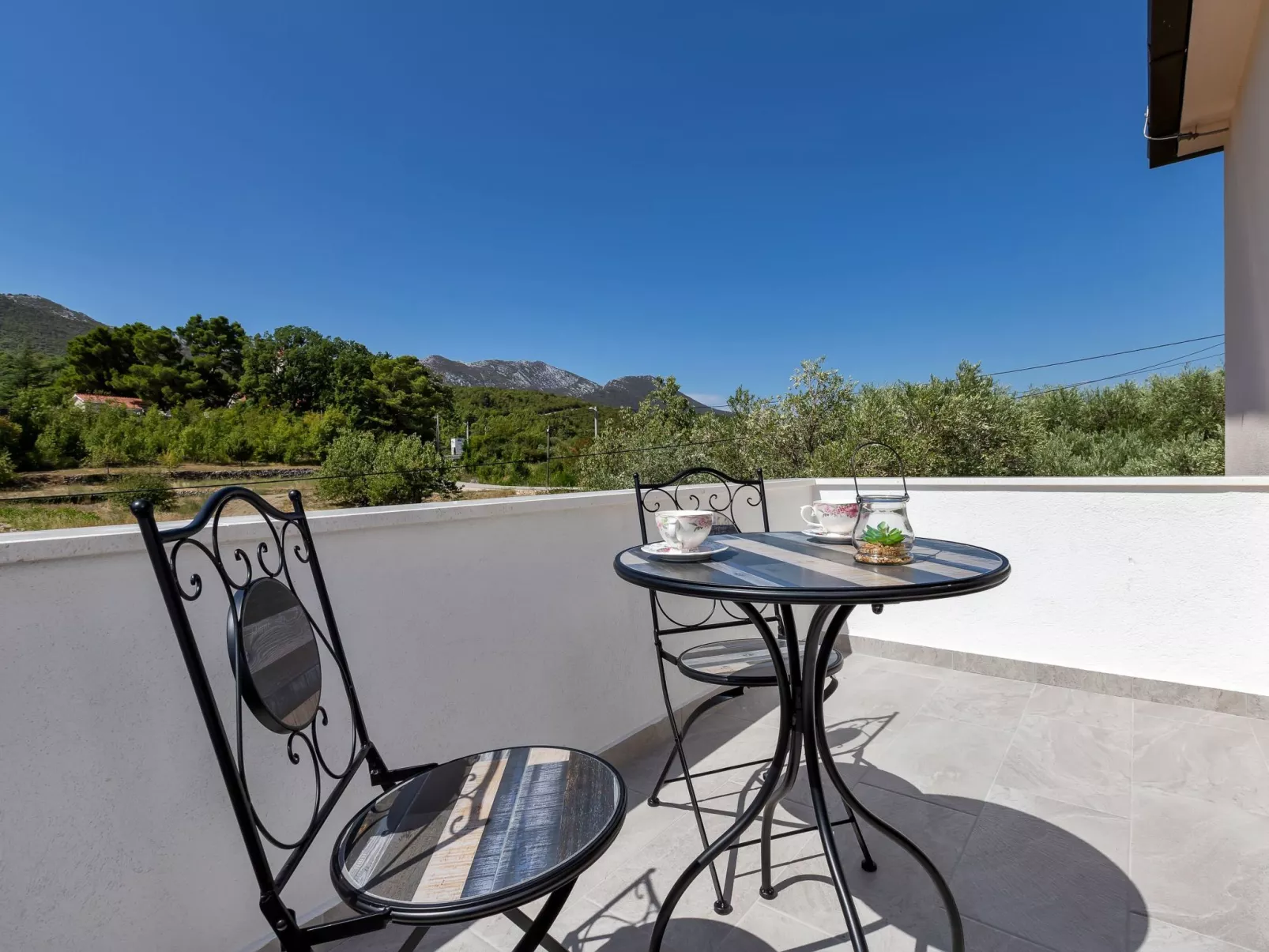 Alleinstehende Villa Slime mit Pool und Garten-Buiten