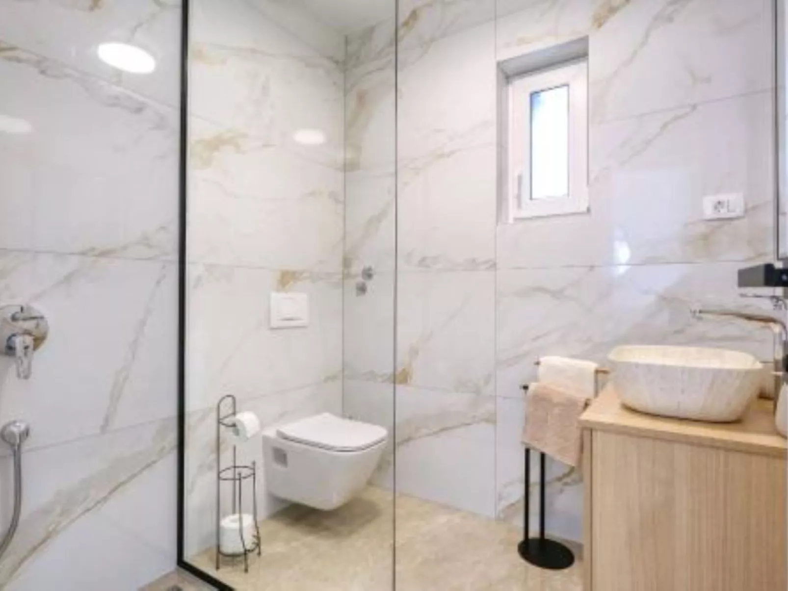 Villa Petra mit beheiztem Pool und Sauna-Binnen