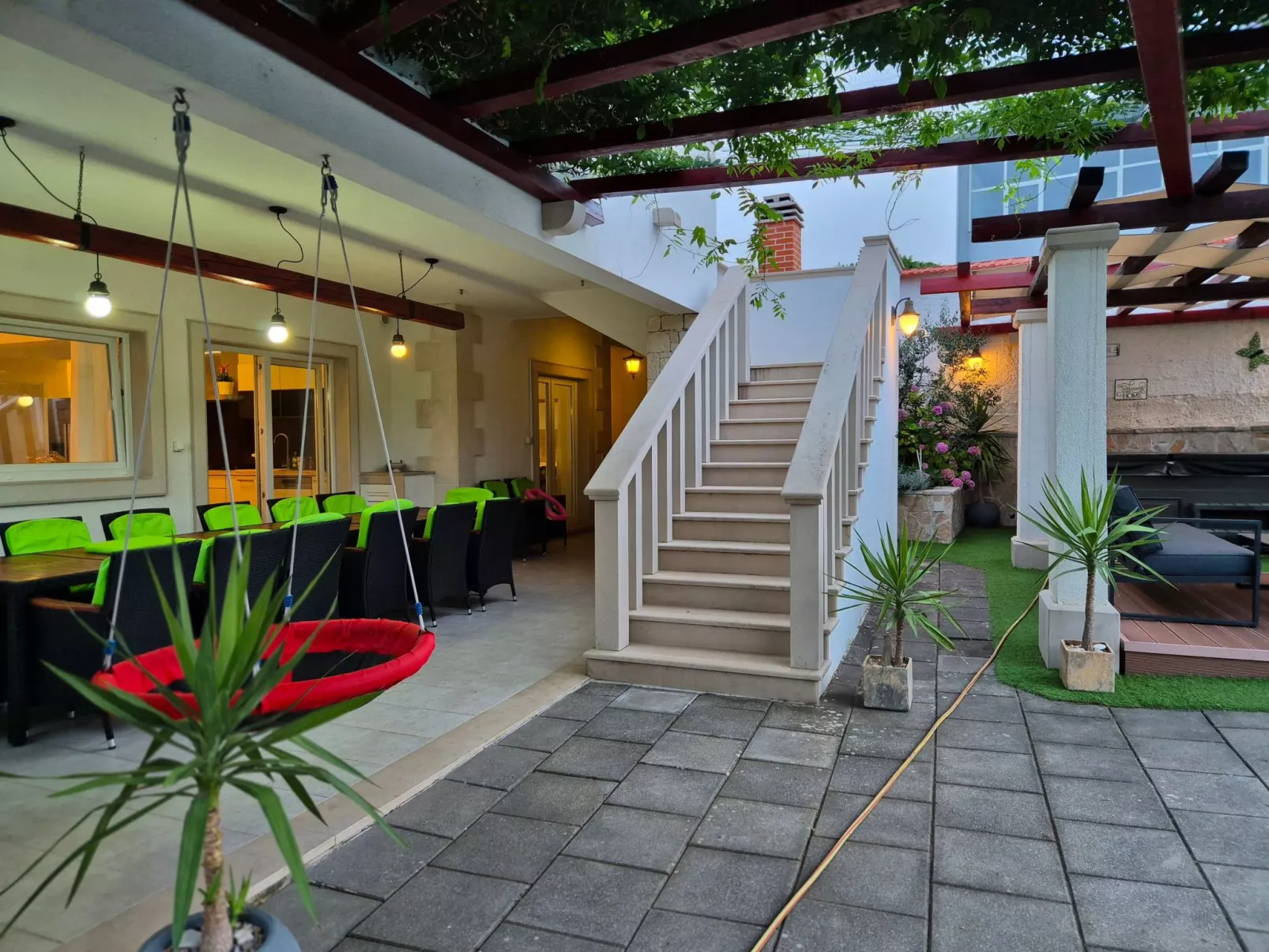 Komfortables Haus in Selca mit privatem Parkplatz-Buiten