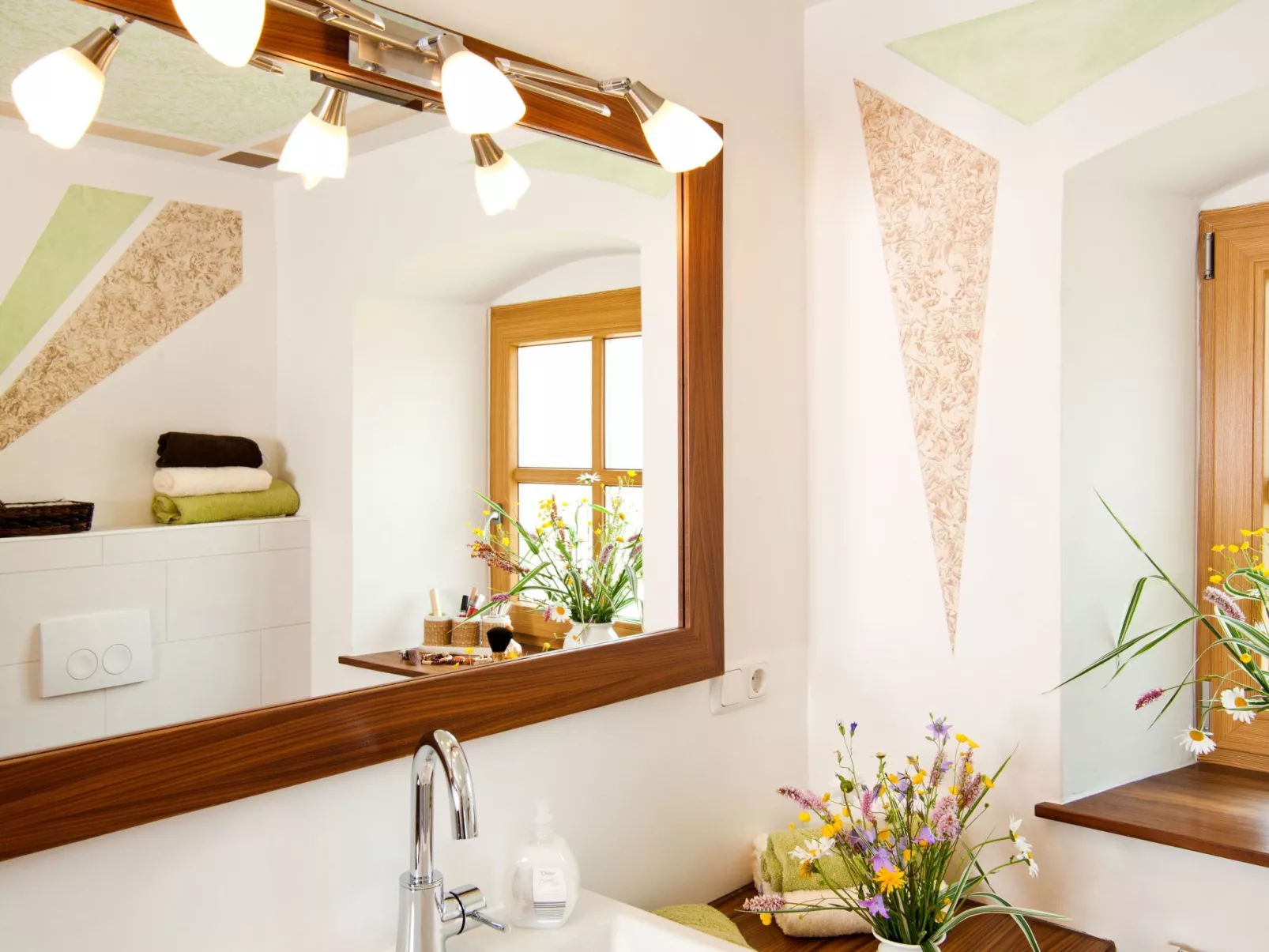 Landhaus mit Sonnenterrasse und Garten-Binnen