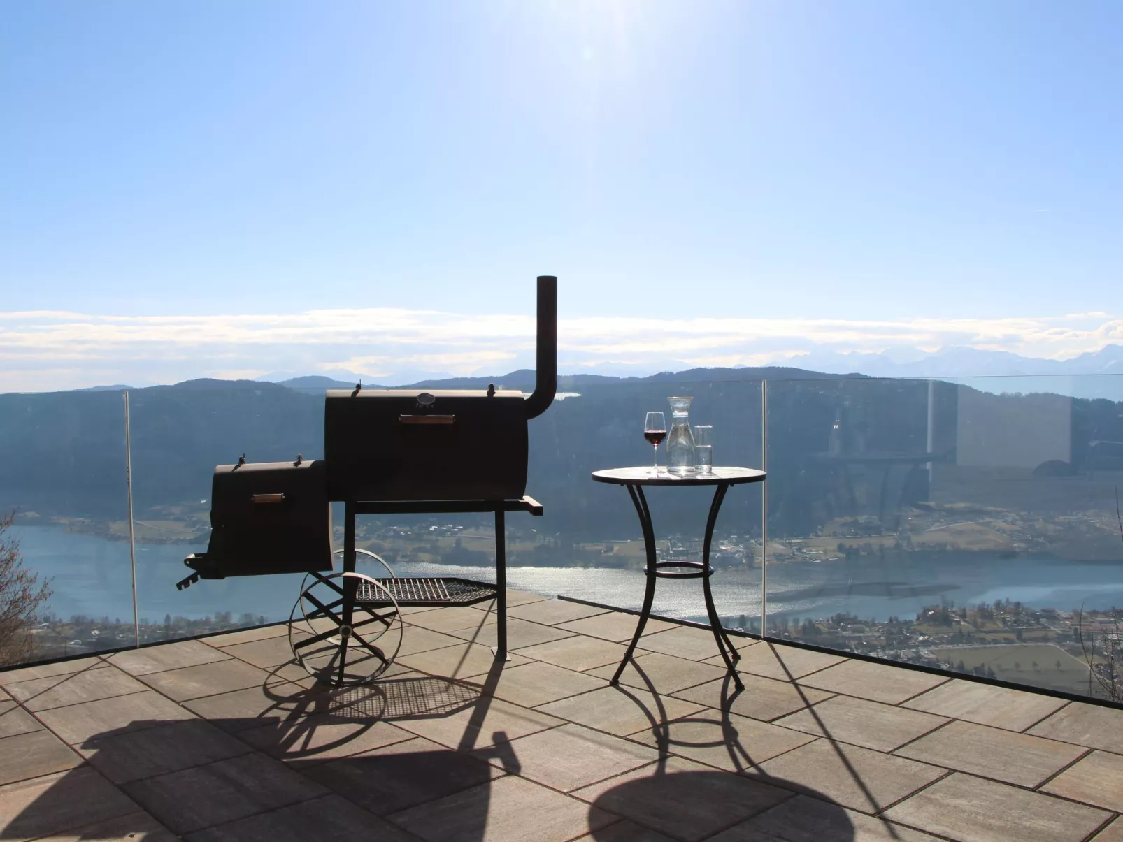 Appartement mit herrlichem Berg- und Seeblick-Image-tags.info