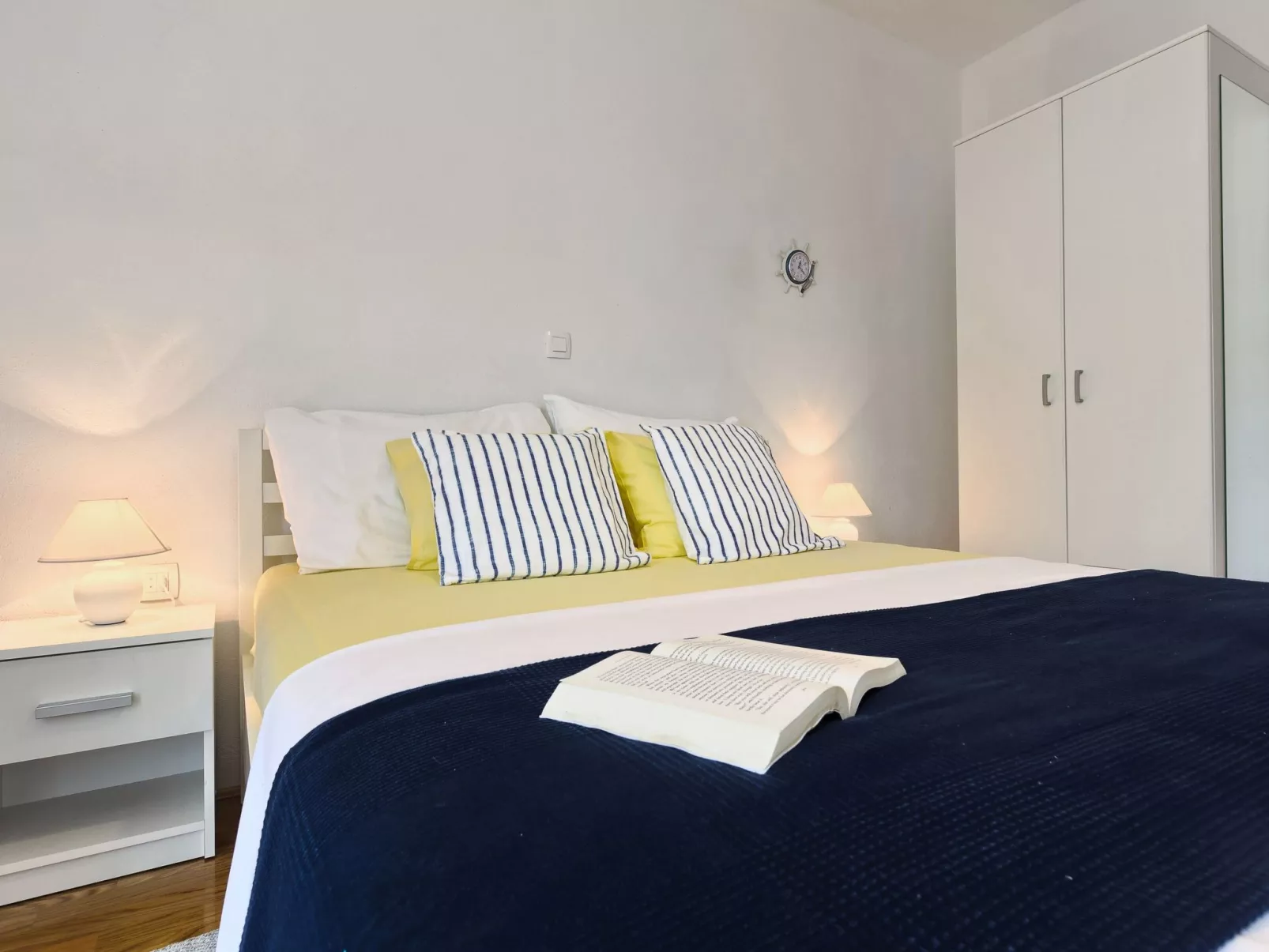 "Split Area Apartment"-Binnen