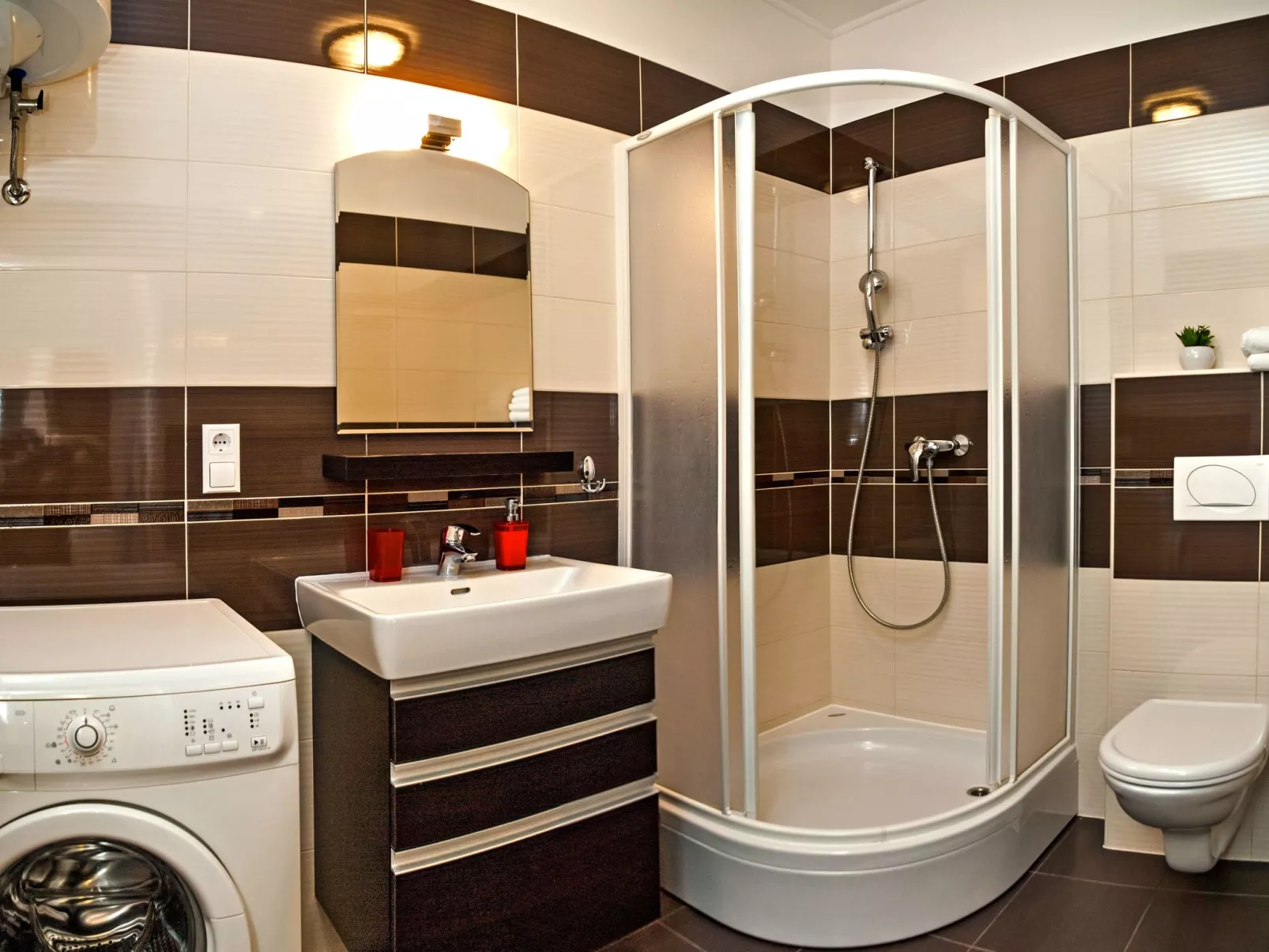 Ein luxuriöses Apartment in der Nähe des Zentrums, am Flussufer-Image-tags.info