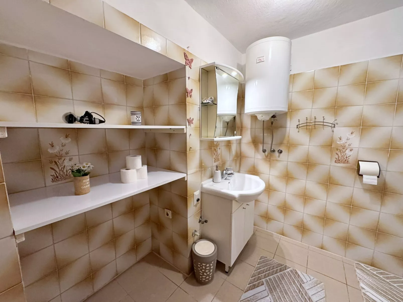 Apartment Car-Binnen