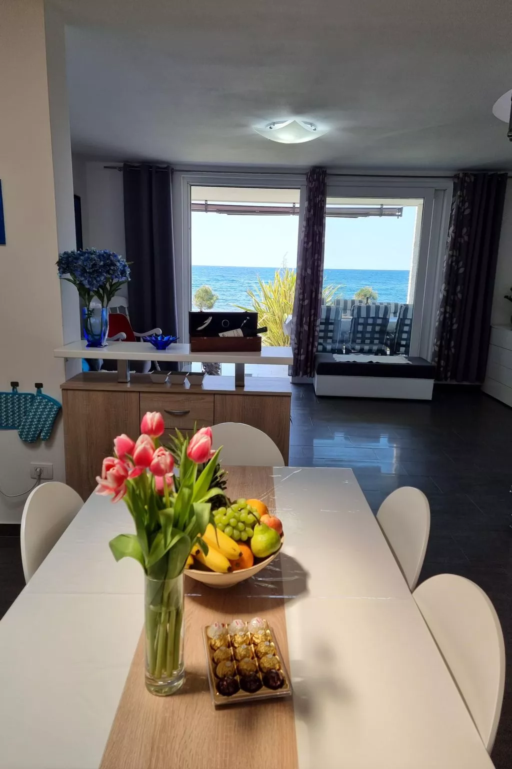 Villa direkt am Meer und Strand mit herrlichem Blick-Binnen
