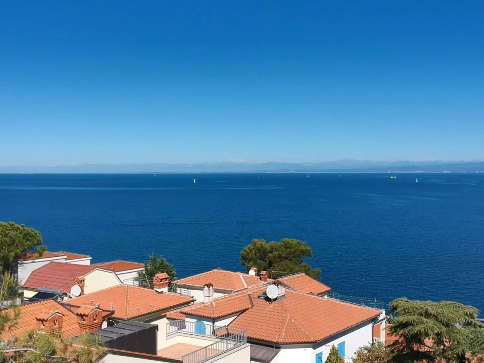 Villa del Golfo, Apartement mit Garten und Pool-Image-tags.info