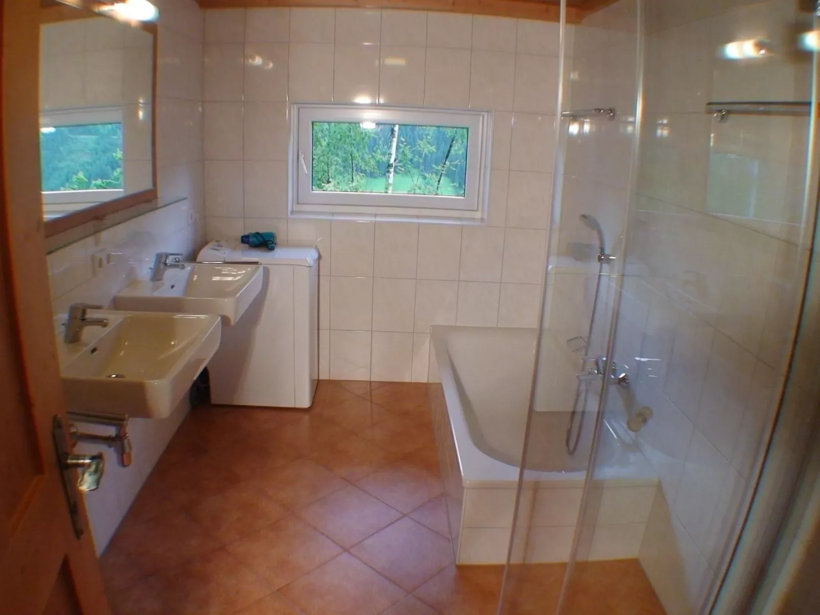 Chalet Waldegg-Binnen