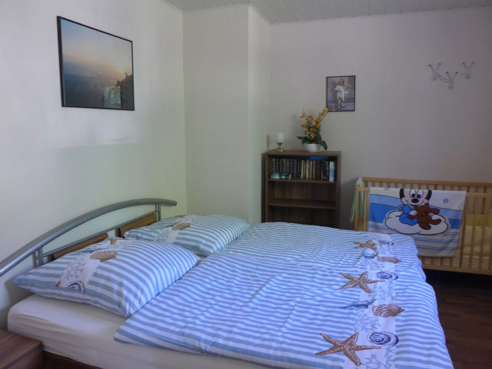 Gemütliches Ferienhaus am Deich mit Gartenzimmer-Binnen