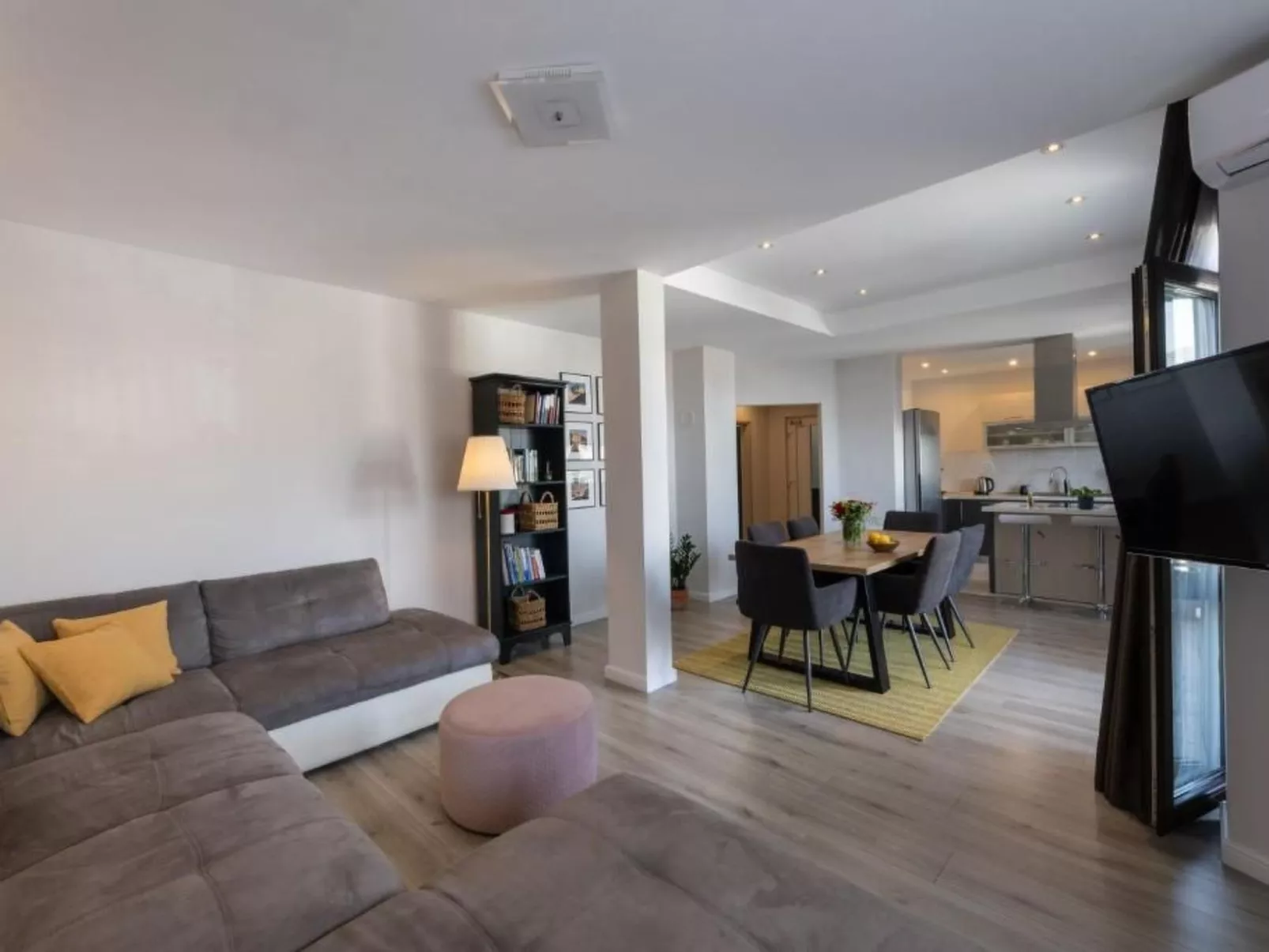 "Florami" mit Dachterrasse - Binnen