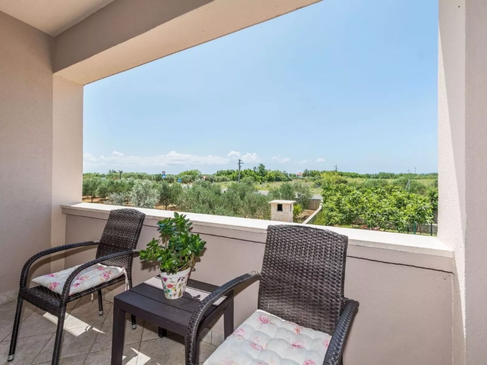 Wohnung Kim Black - von TA Leut Agency-Image-tags.info