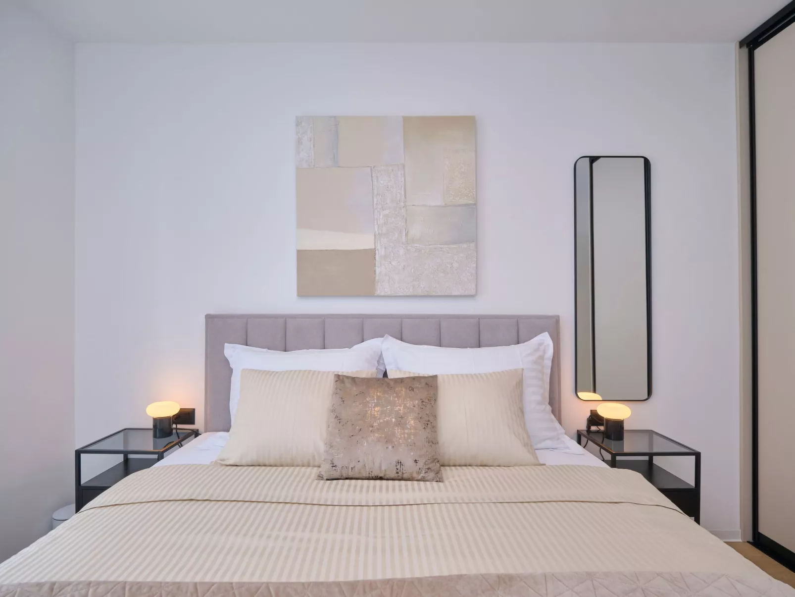 "Splitful Apartment" - Binnen