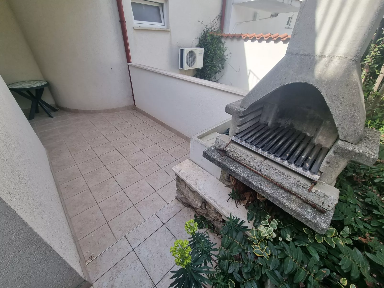 Wohnung für 3 Personen mit Terrasse-Buiten