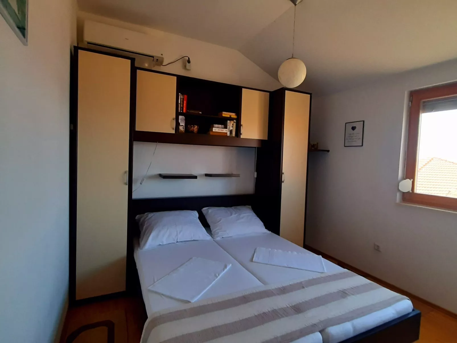 Mit Blick auf das Wasser-Binnen