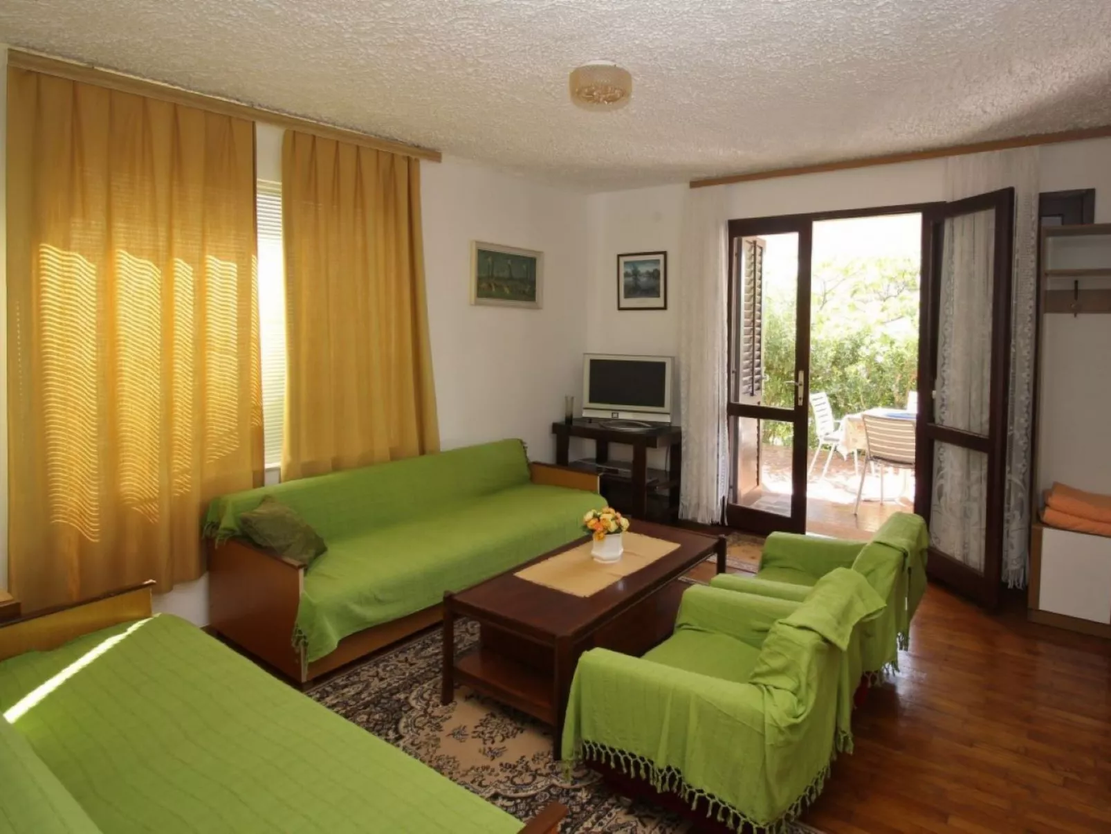 "Apartman Nada" mit Terrasse-Image-tags.info