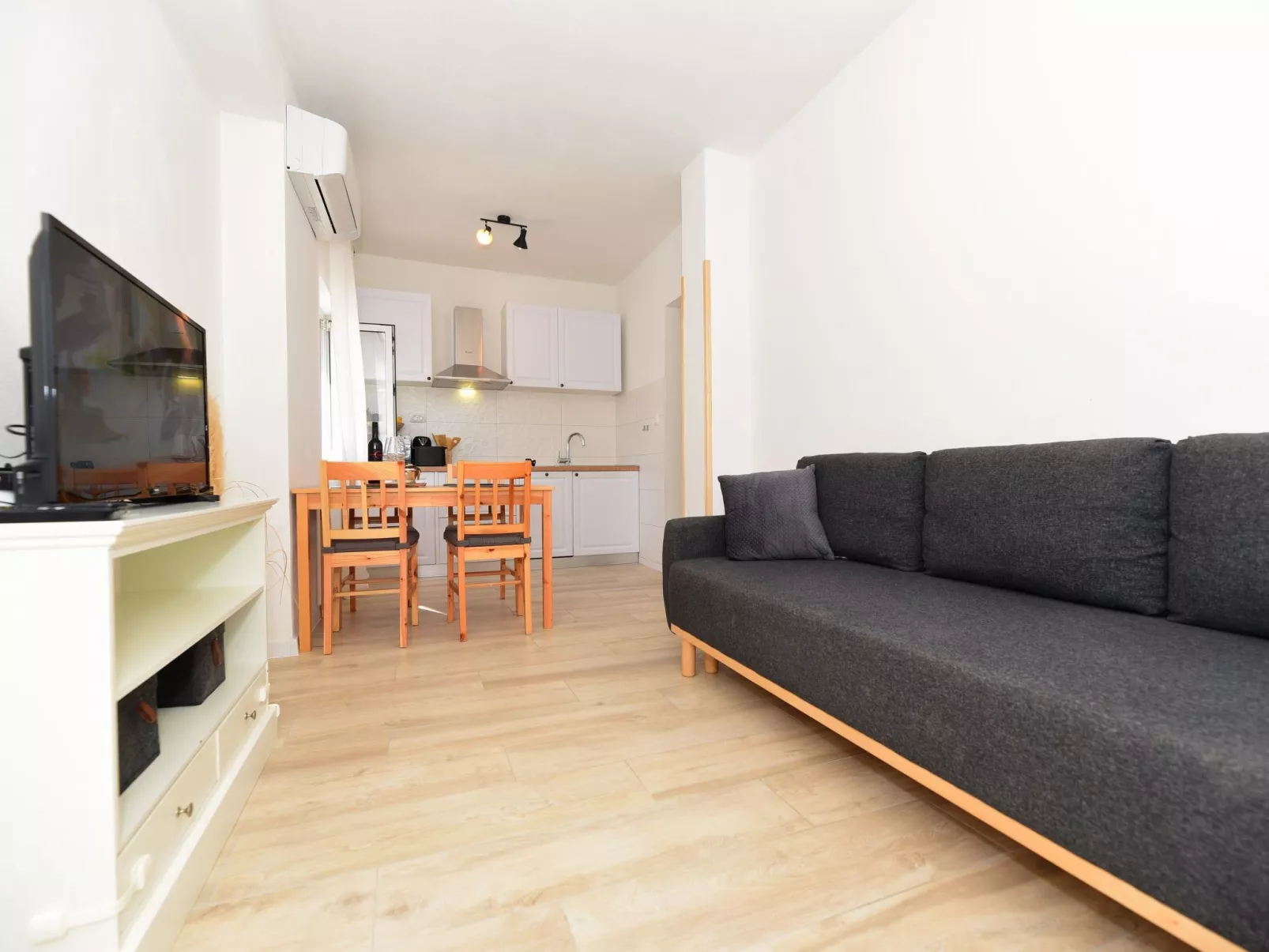 Wohnung mit Garage-Binnen