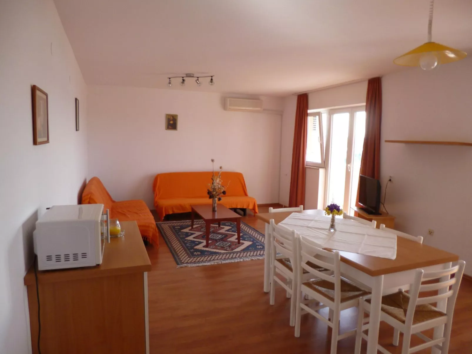 Appartement mit Blick auf das Wasser-Image-tags.info