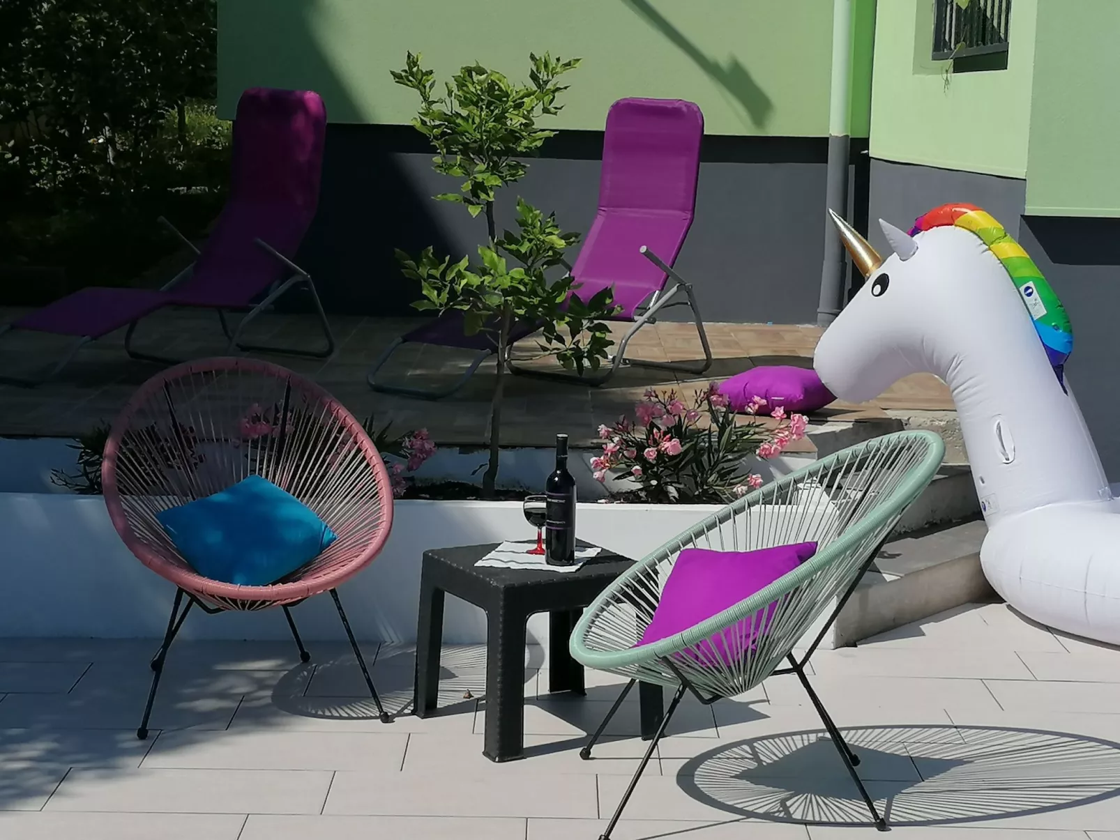 Erdgeschoss mit Schwimmbad-Buiten