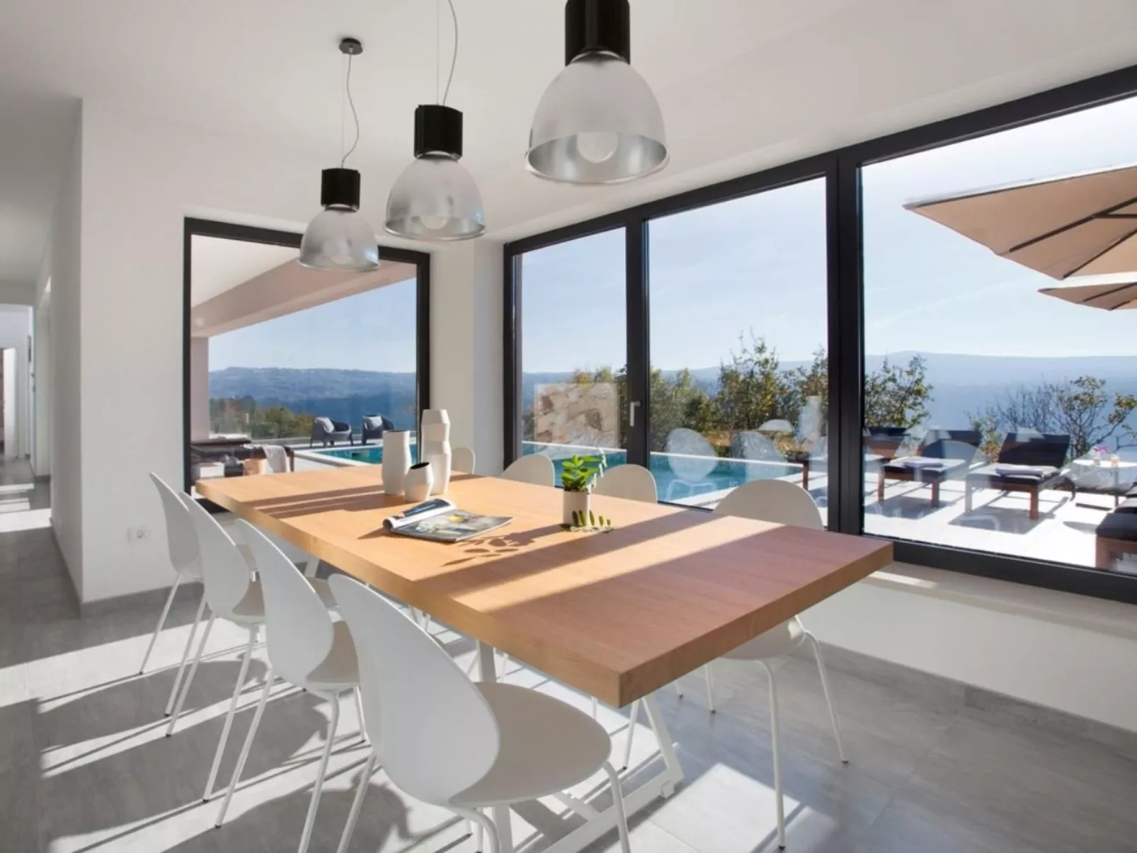 Moderne Villa Arsia mit Pool, gelegen in der Nähe von Labin-Buiten