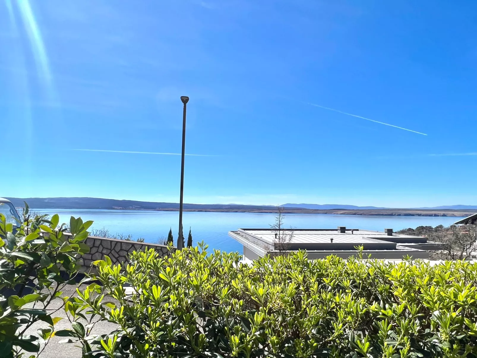 In Dramalj mit Terrasse und Garten und Meerblick-Buiten