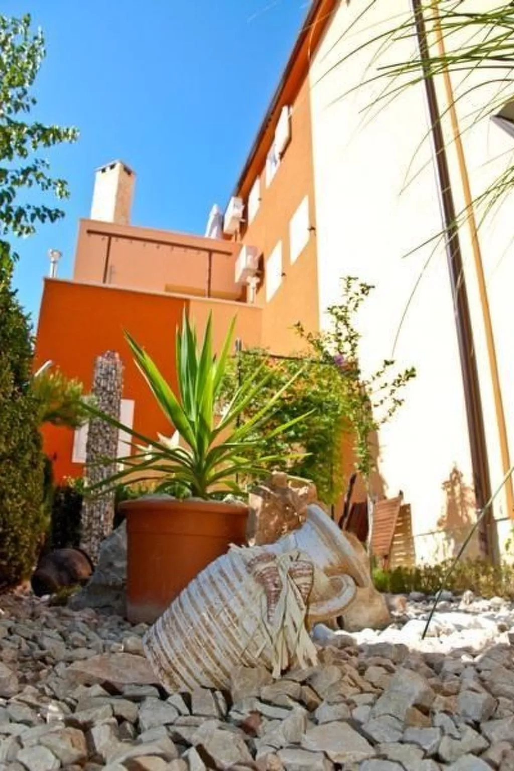 Mit Terrasse und Grill-Buiten