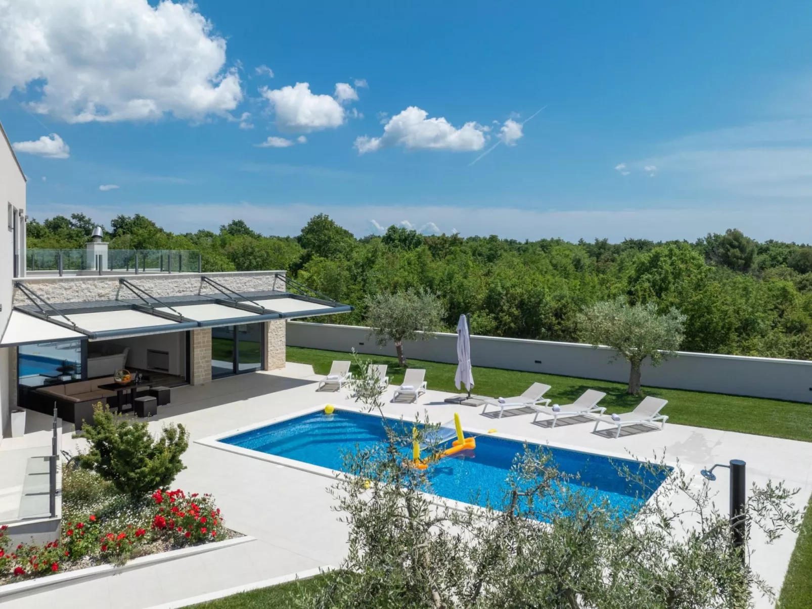 Villa EmMa mit 5 Schlafzimmern und beheiztem Pool-Binnen