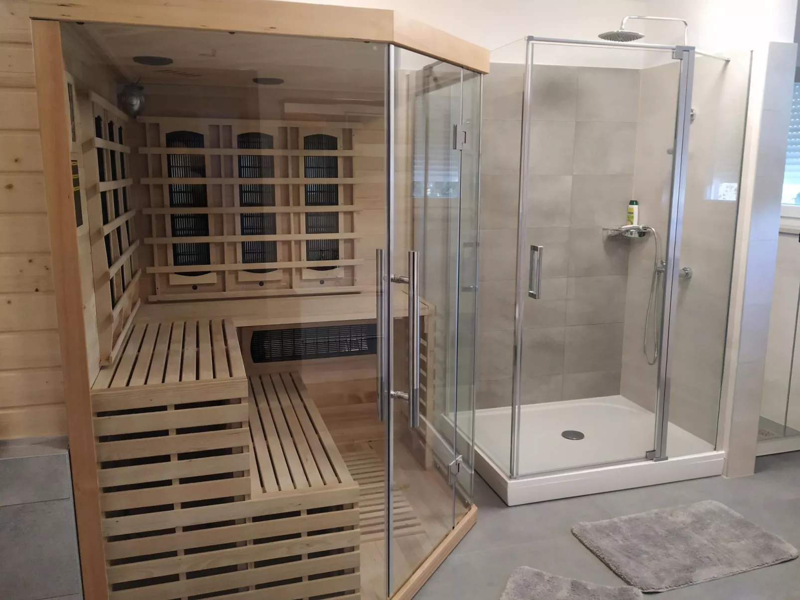 Ferienvilla mit privatem Pool-Binnen