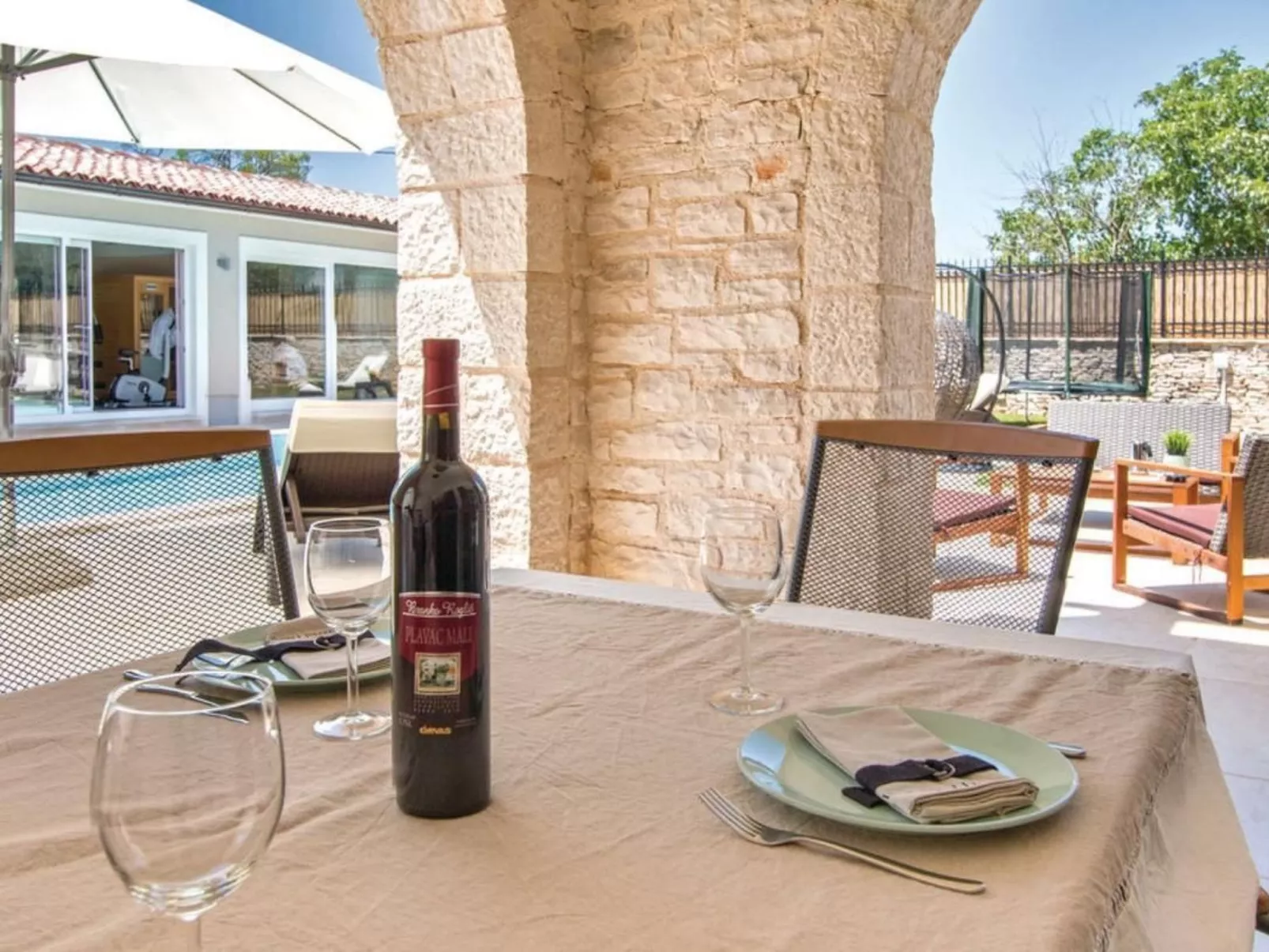 Villa "Magnolia" mit Schwimmbad, Sauna und Jacuzzi-Buiten