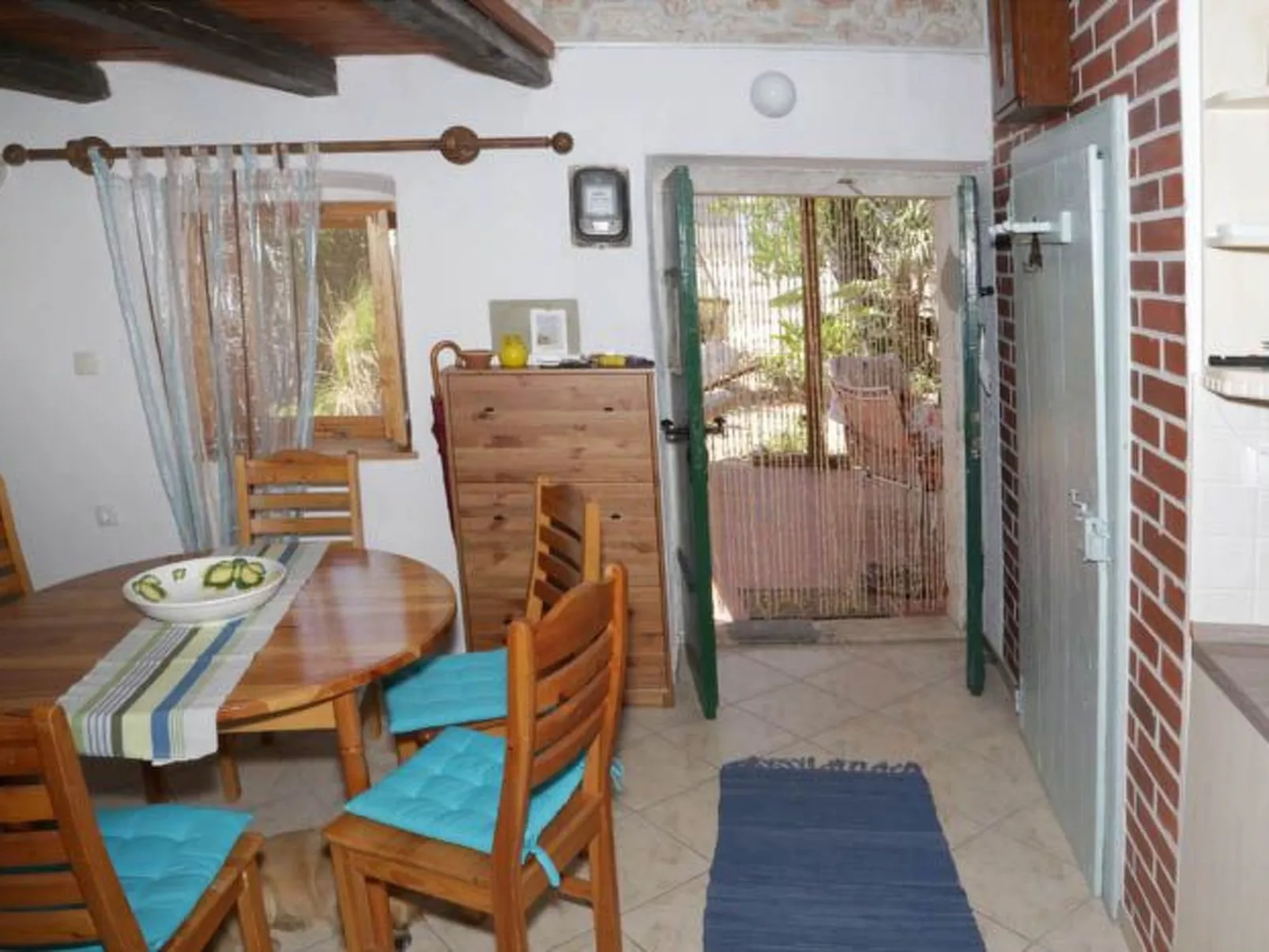 Typisch istrisches Steinhaus mit Grill und Garten-Binnen