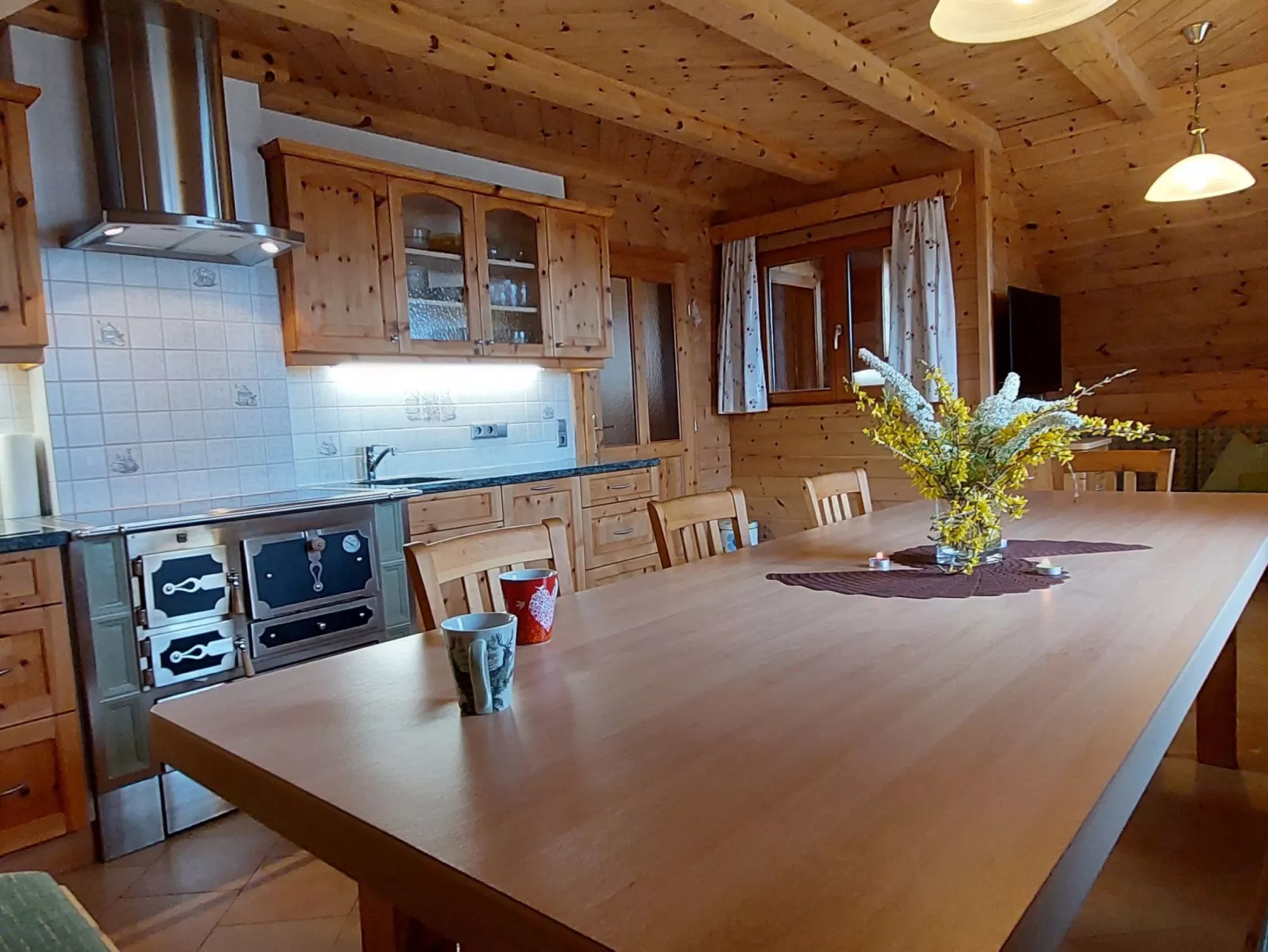 Zirbenholzalmhütte mit fantastischem Ausblick-Binnen