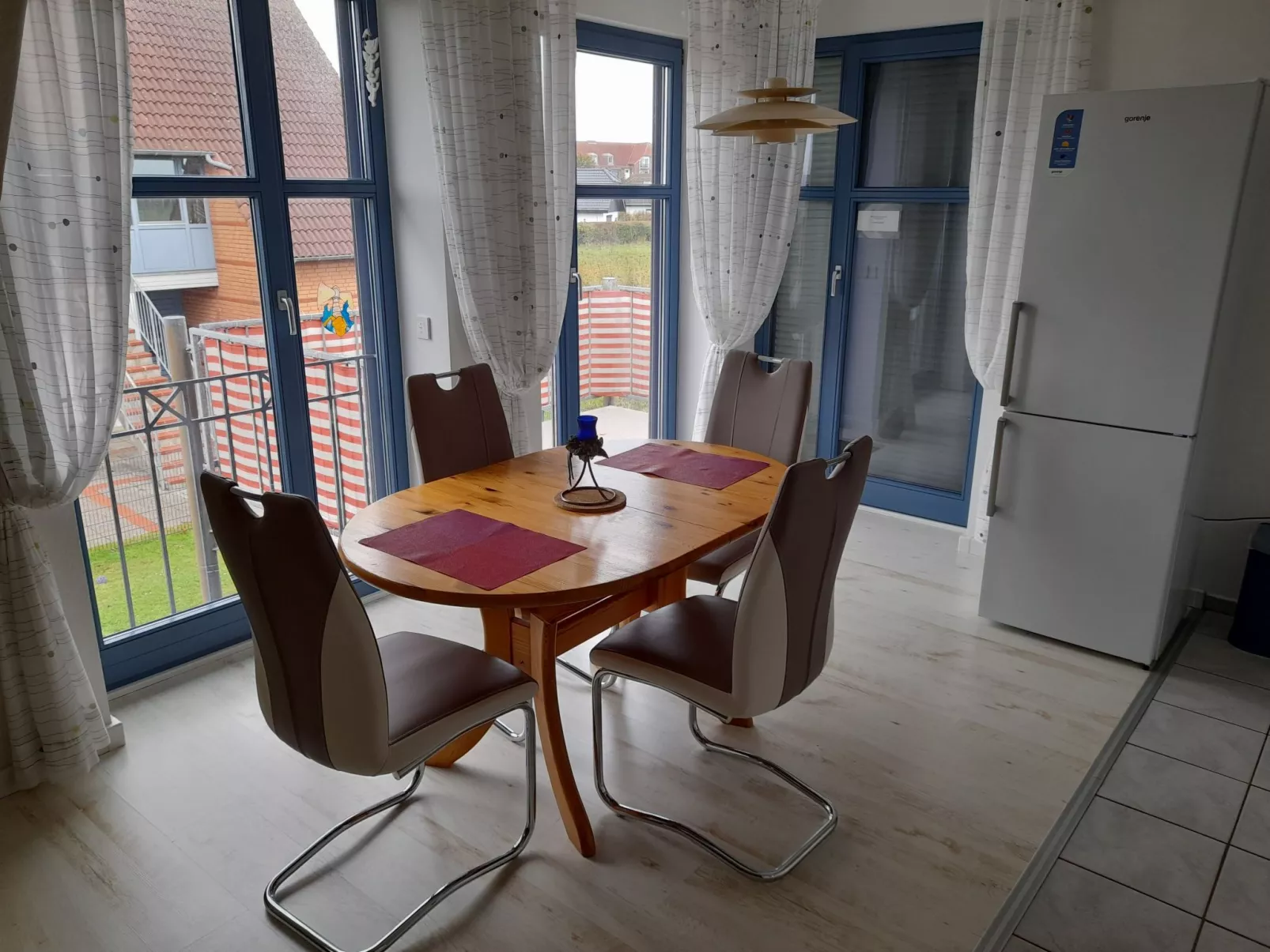 Moderne Ferienwohnung mit Balkon in Strandnähe-Binnen
